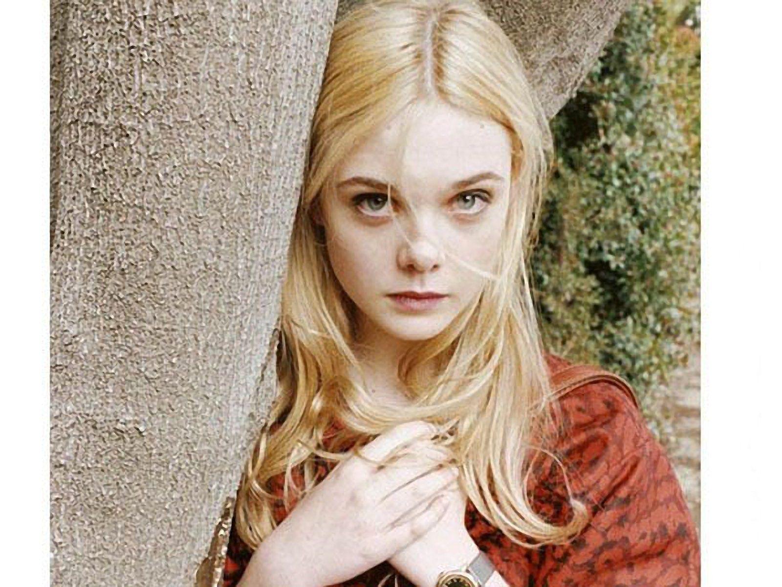 1600x1200 Download Fanning Marc Jacobs Campaign, Download