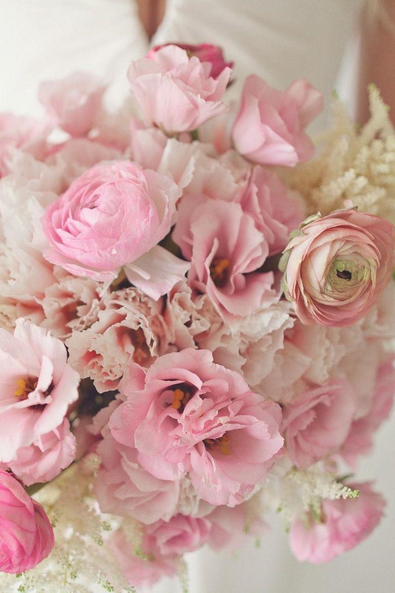 800x1200 Download wallpaper 800x1200 ranunkulyus, flowers, bouquet, bride