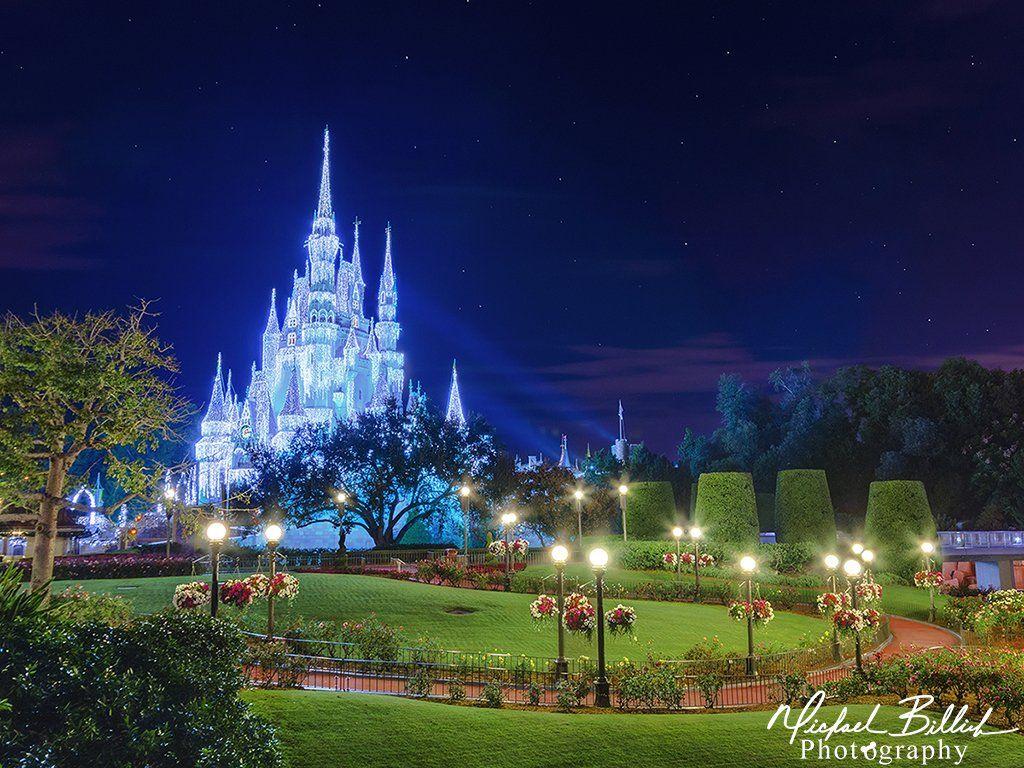 1024x768 December 2016 Cinderella Castle Wallpaper