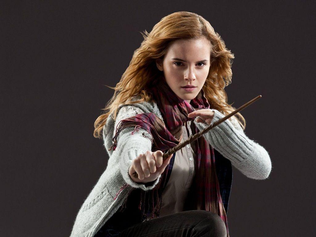 1024x768 Hermione Wallpaper