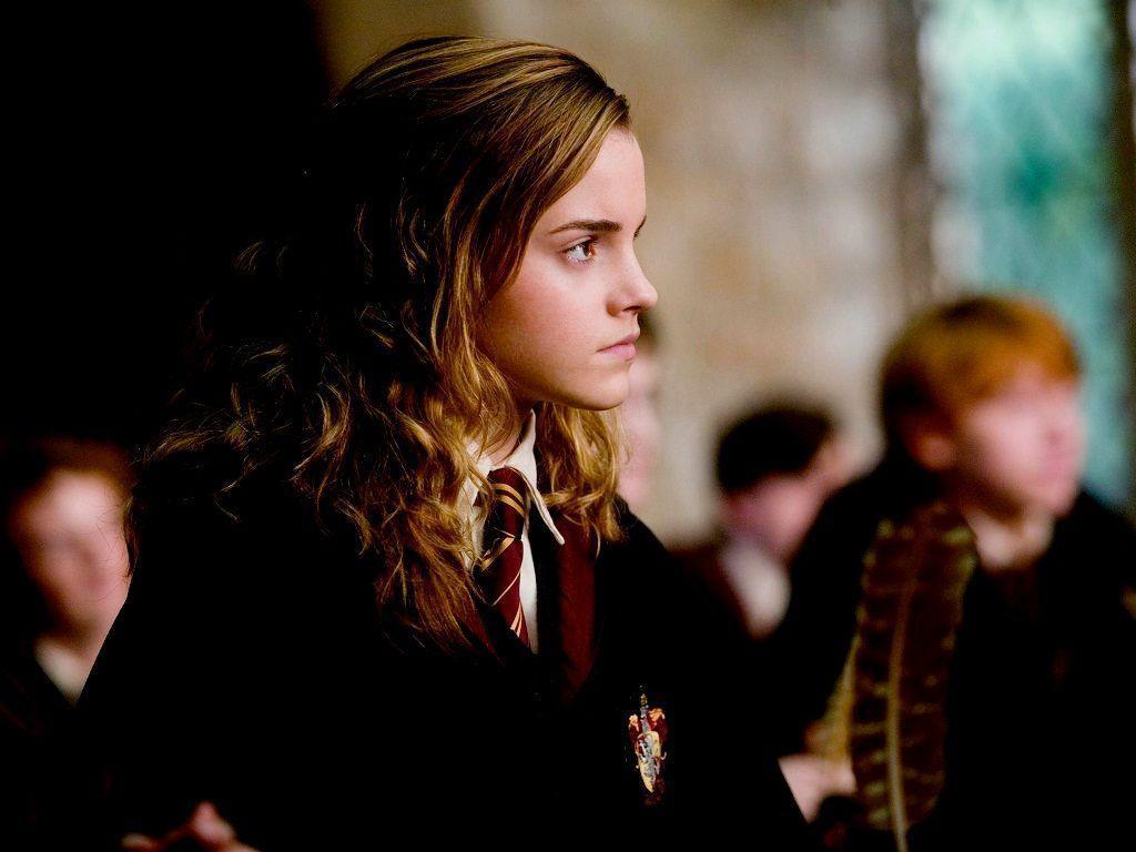 1024x768 Free download Hermione Wallpaper [1024x768] for your Desktop