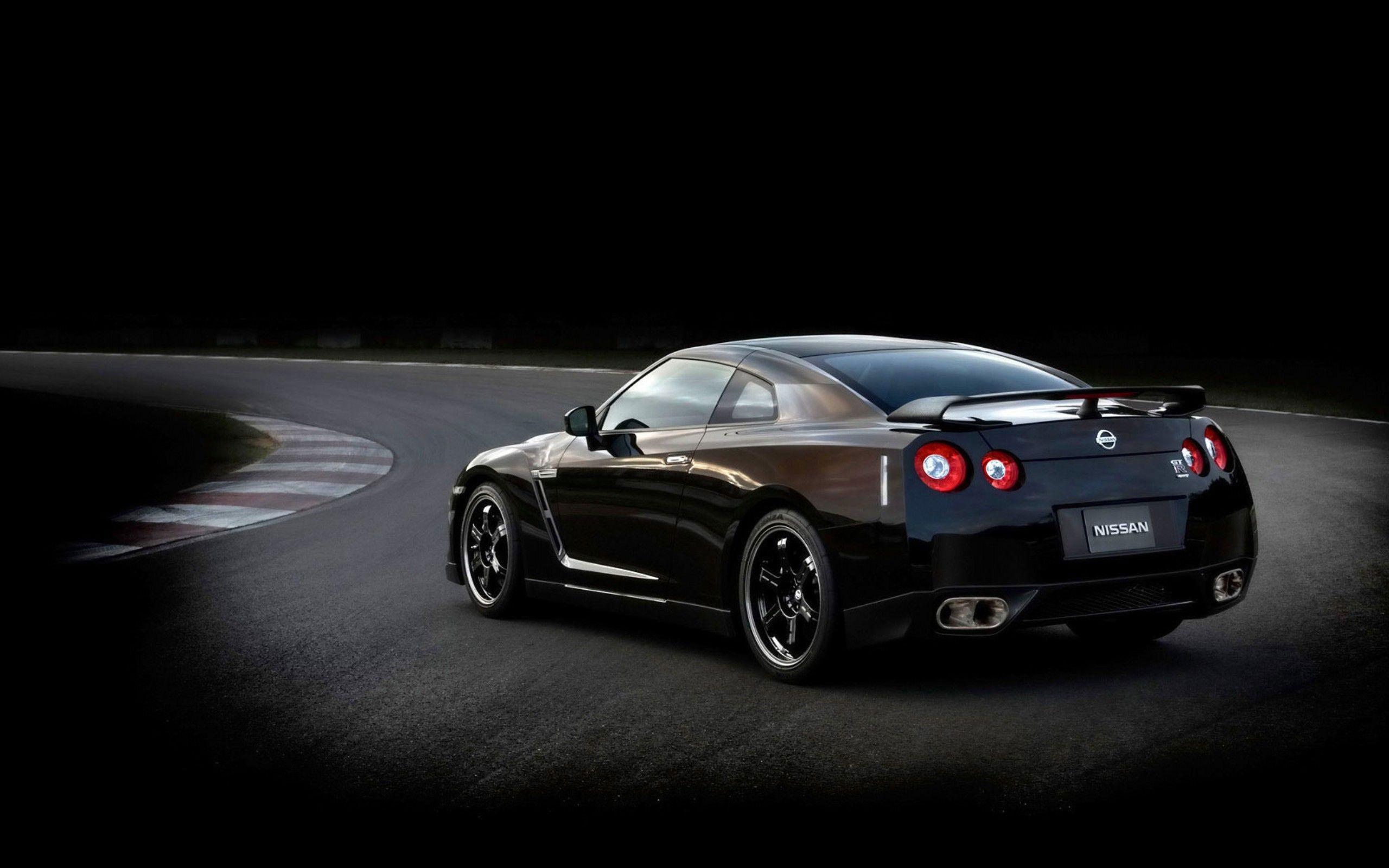 2560x1600 Awesome Nissan GTR Wallpaper