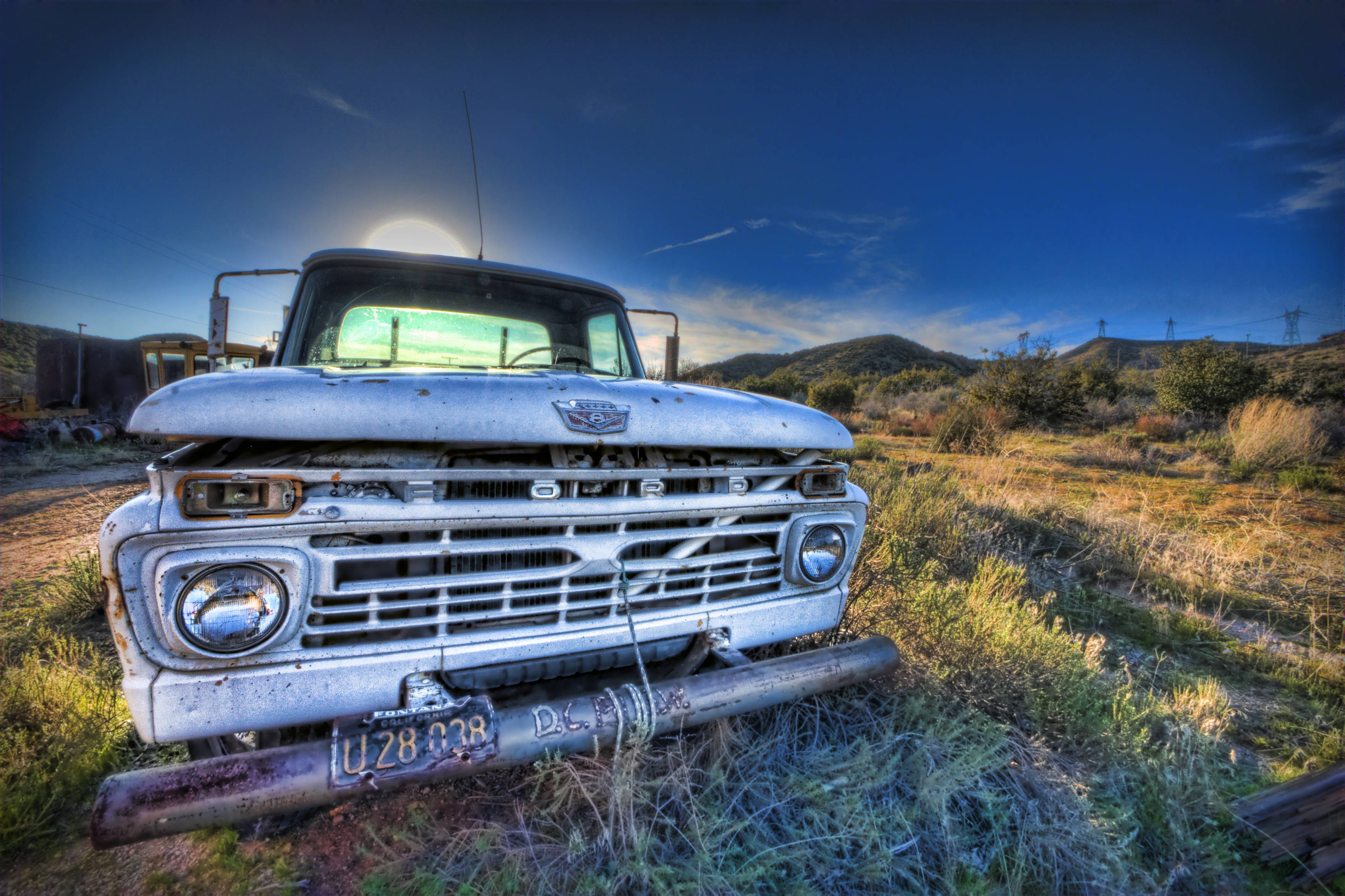 3522x2348 Old Chevy Truck Wallpaper