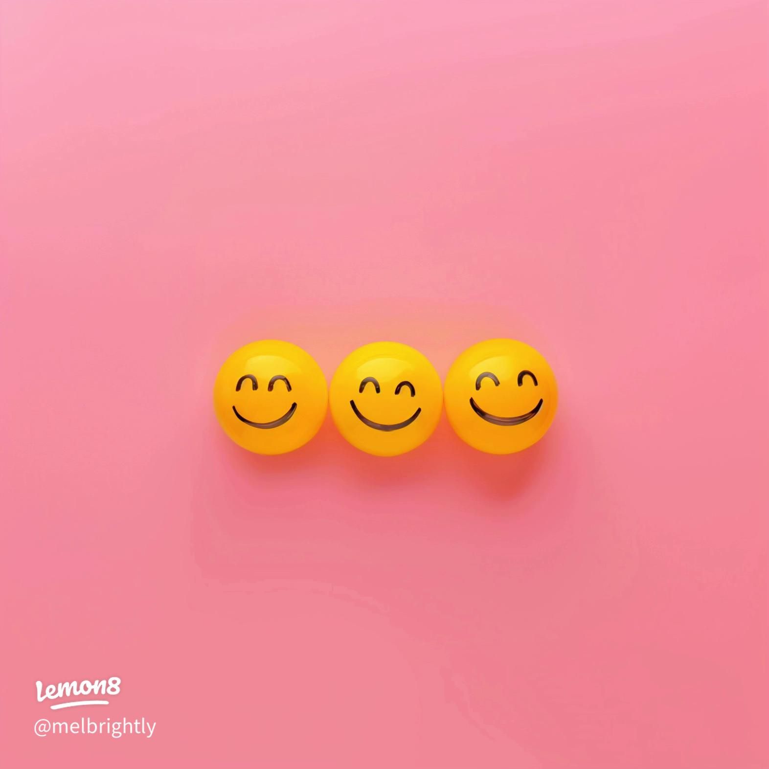 1572x1572 Aesthetic Smiley Face Wallpaper: Happy Pink & Yellow for Phone & Tablet!