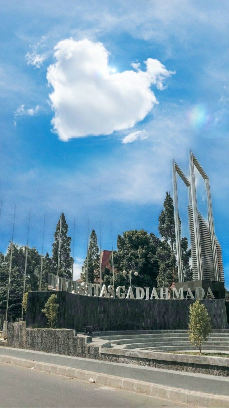 736x1308 UGM