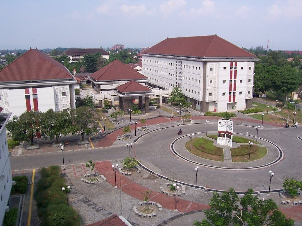1024x768 Universitas Gadjah Mada: Pilar Pendidikan Unggul