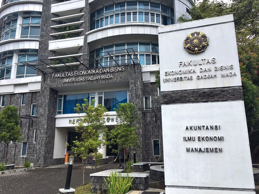 1024x768 The New, Green, Face of UGM