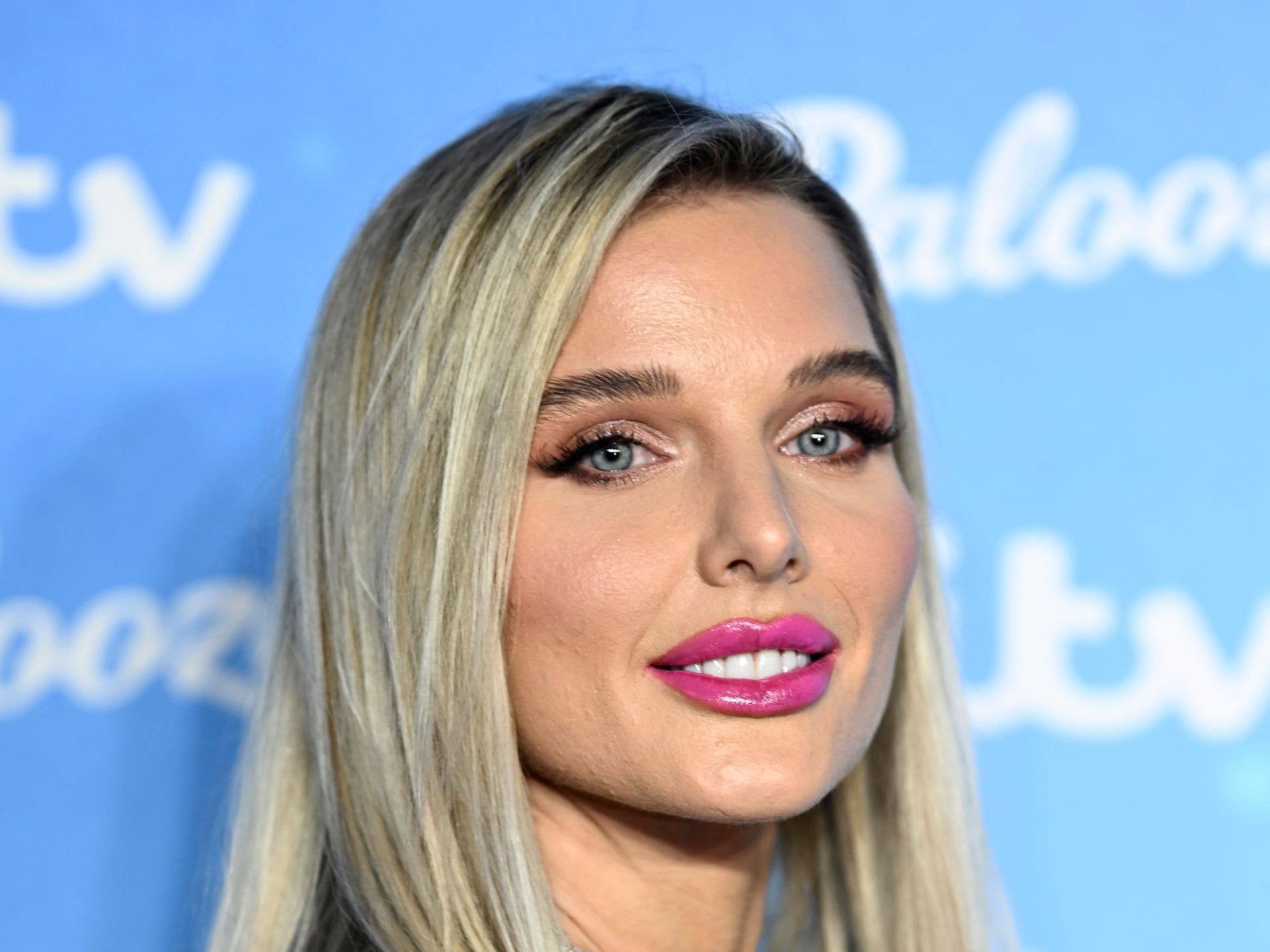 1920x1440 I'm A Celebrity's Helen Flanagan Wows In Skin Tight Leather Outfit