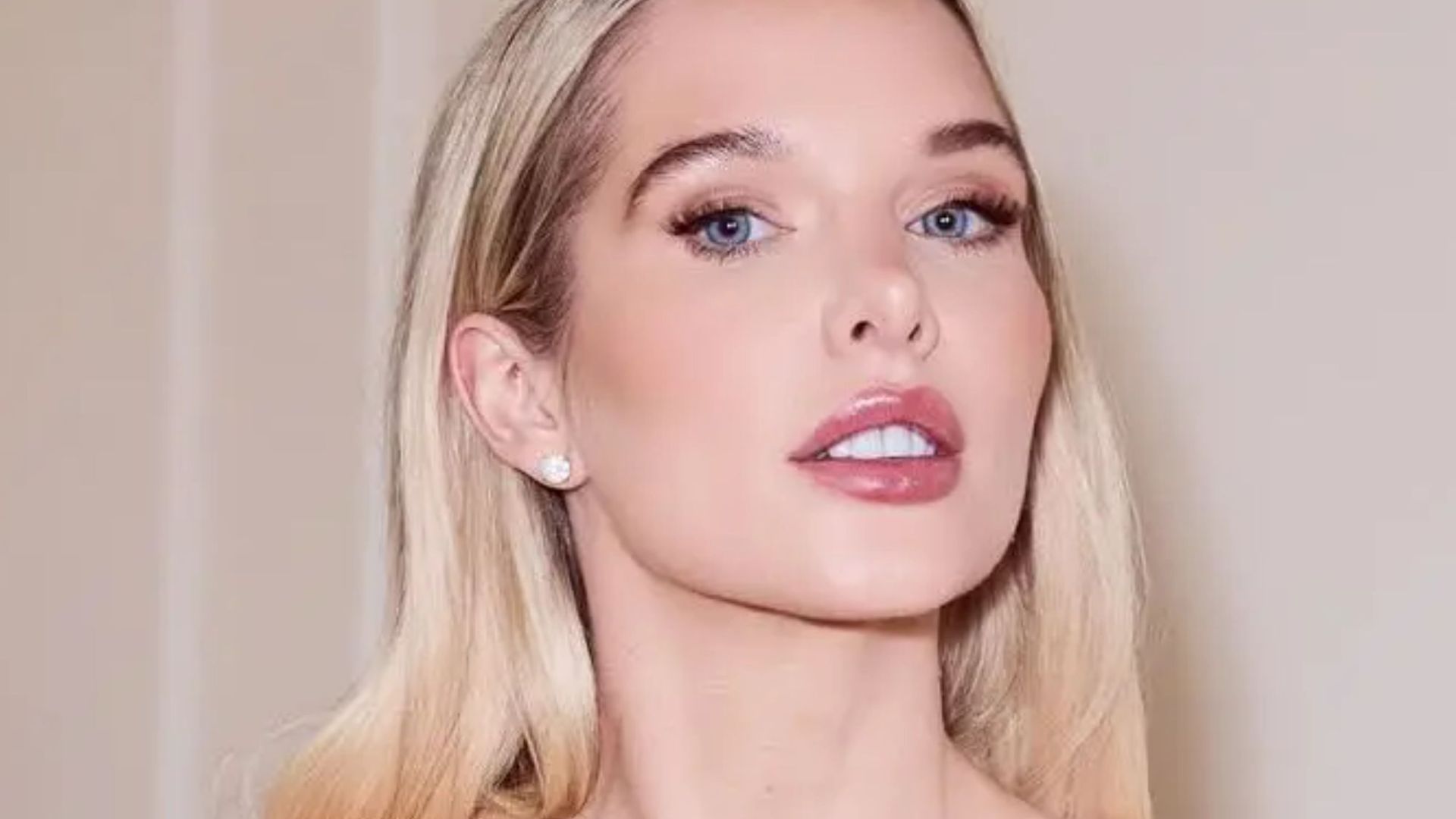 1920x1080 Helen Flanagan wows in gold lingerie after releasing bombshell memoir and turning on ex Scott Sinclair