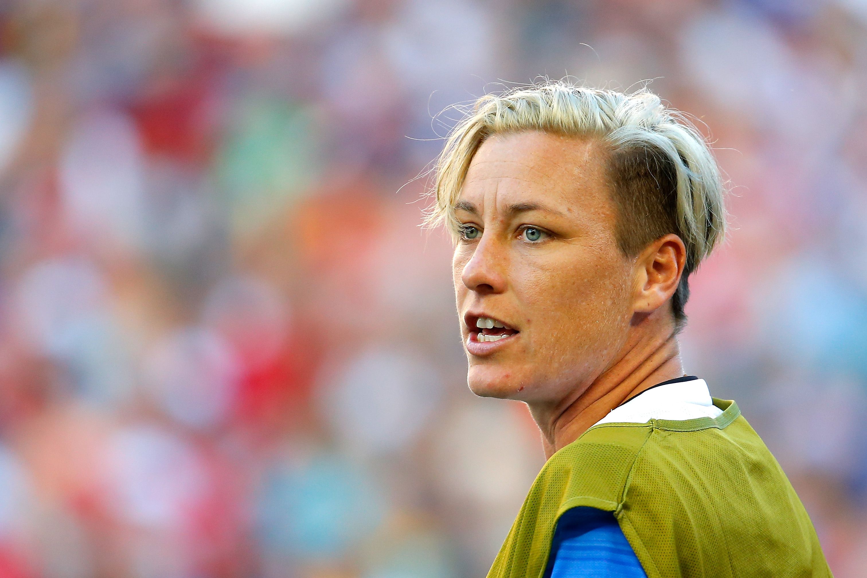 3024x2016 Abby Wambach Wallpaper