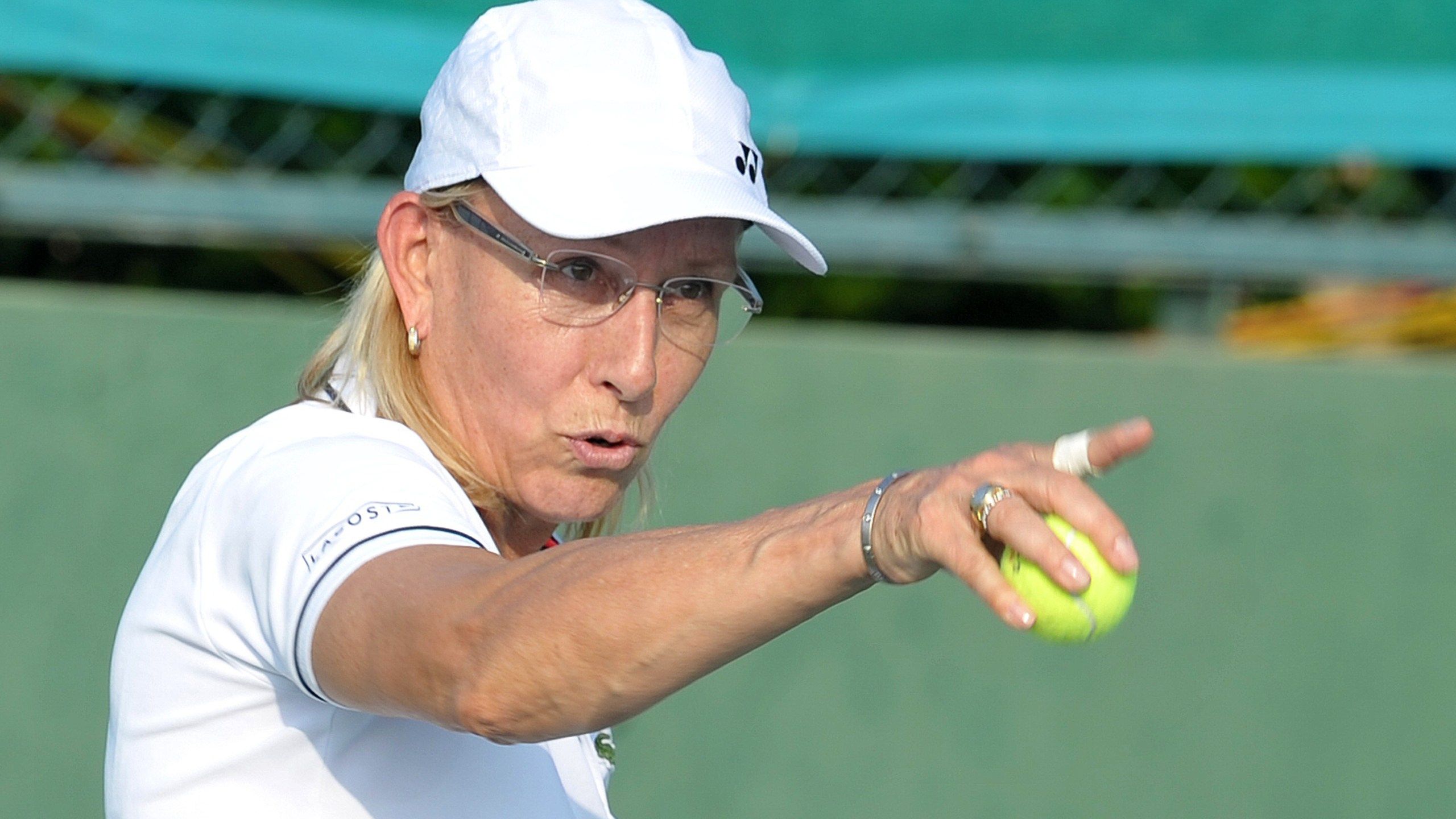 2560x1440 Martina Navratilova Criticized for Comments About Trans Women in Sport