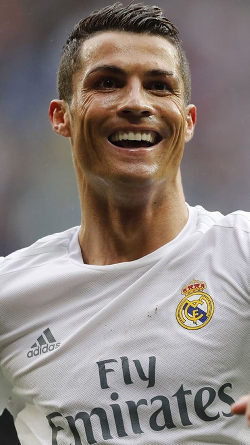 800x1423 Ronaldo, smile, ronaldo, player, football, HD phone wallpaper