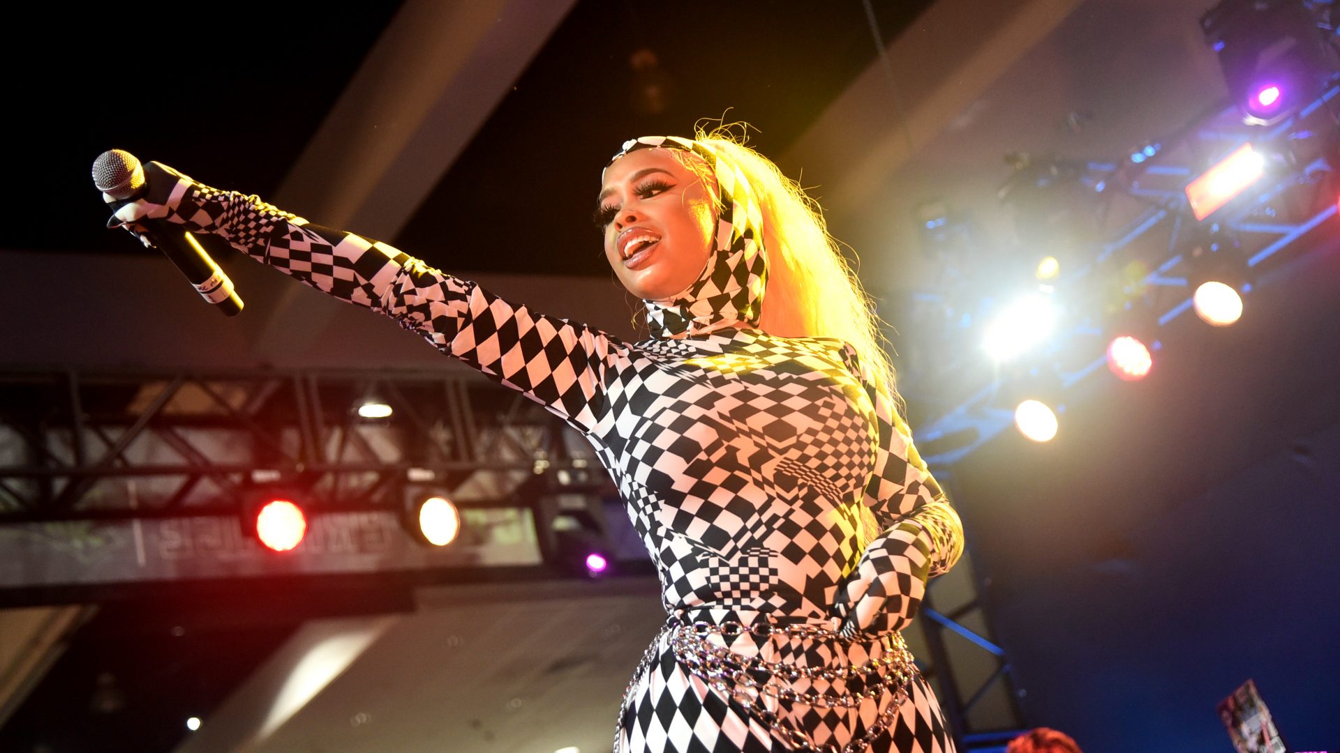 1920x1080 Rapper DreamDoll Comes Out: 'Proud To Announce I'm Bisexual'