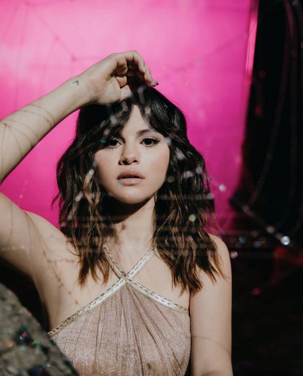 968x1200 Selena Gomez wallpaper