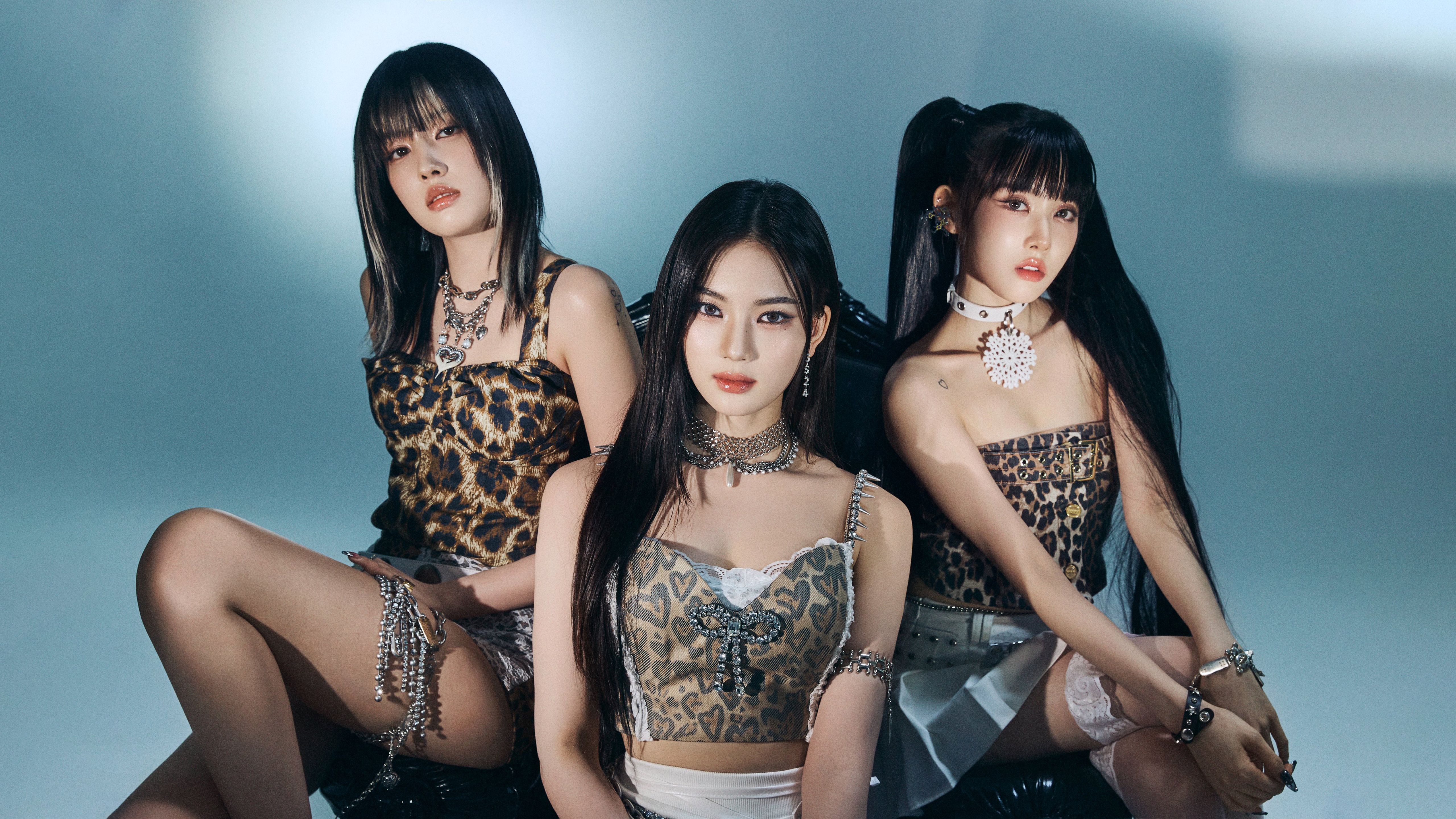 5120x2880 STAYC 4K Wallpaper K Pop Girl Group Background