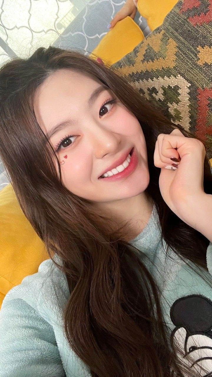 720x1280 Seeun Wallpaper