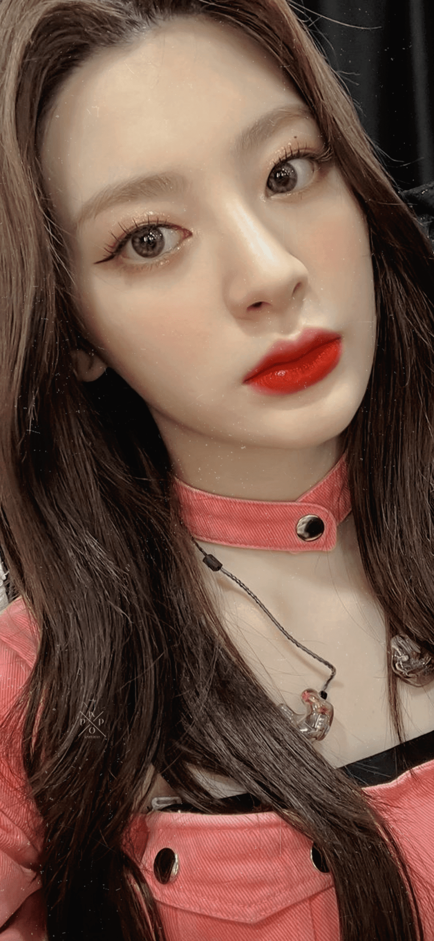 886x1920 Seeun Wallpaper