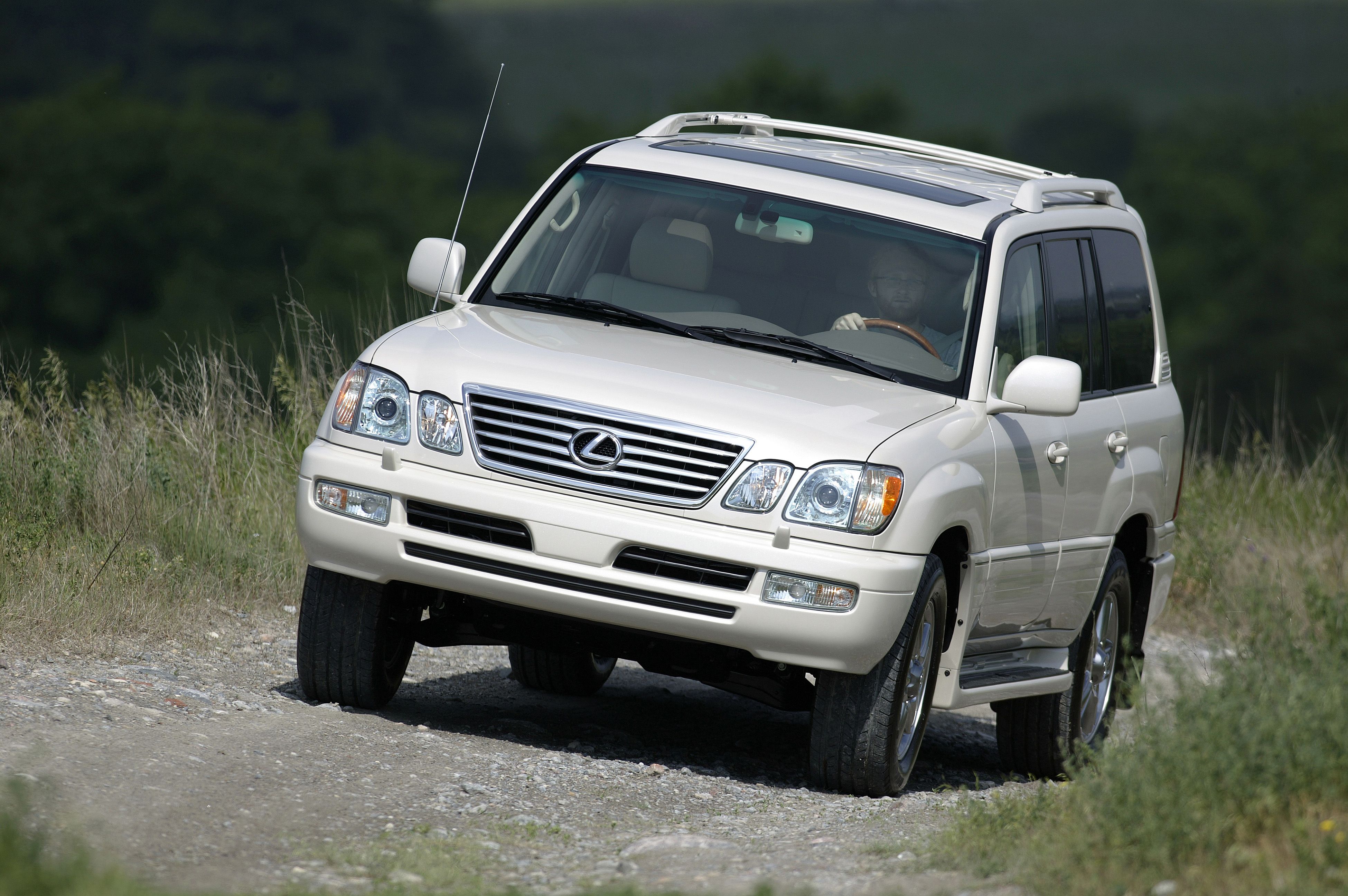 3900x2594 Lexus LX 470