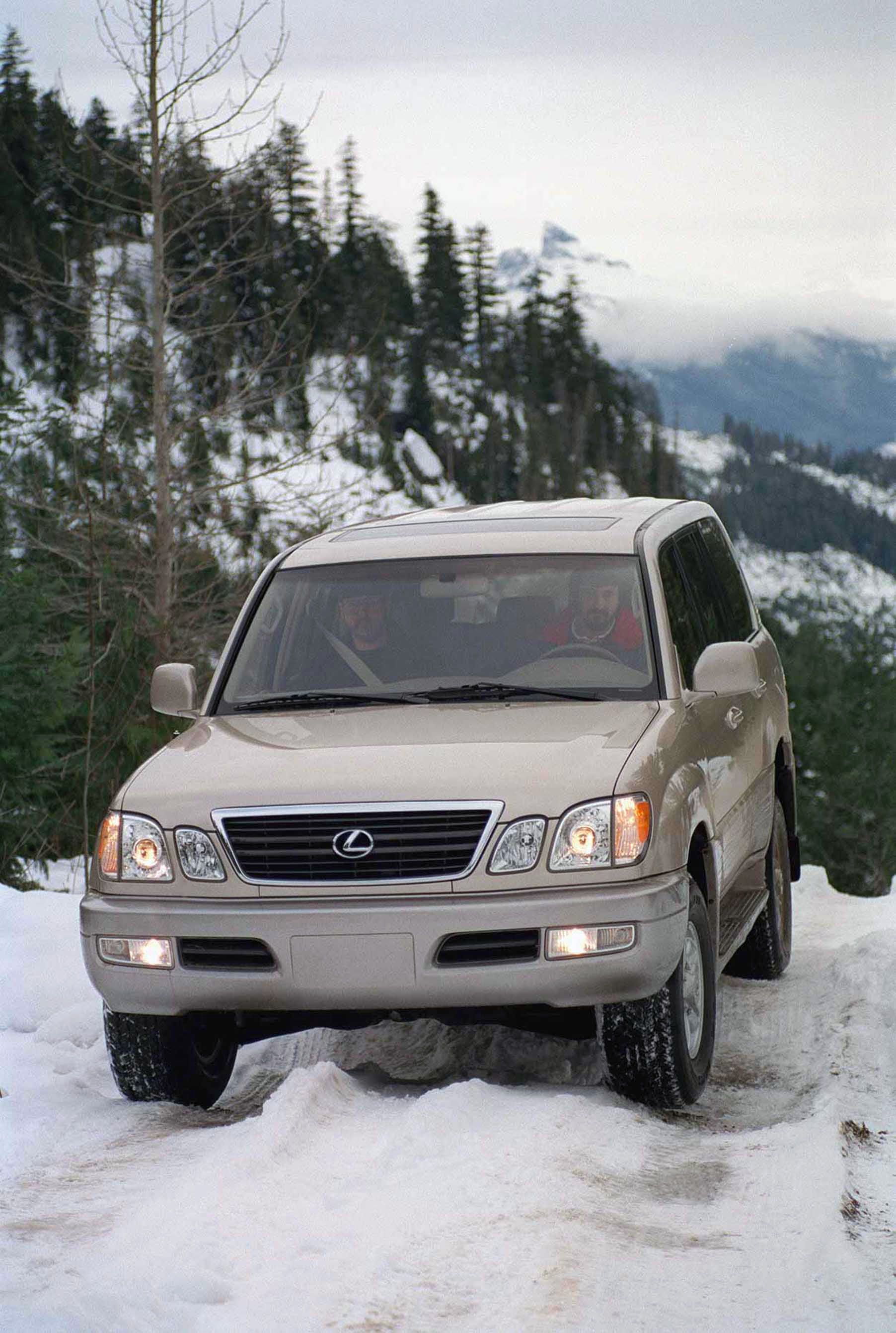 1804x2681 Lexus LX 470