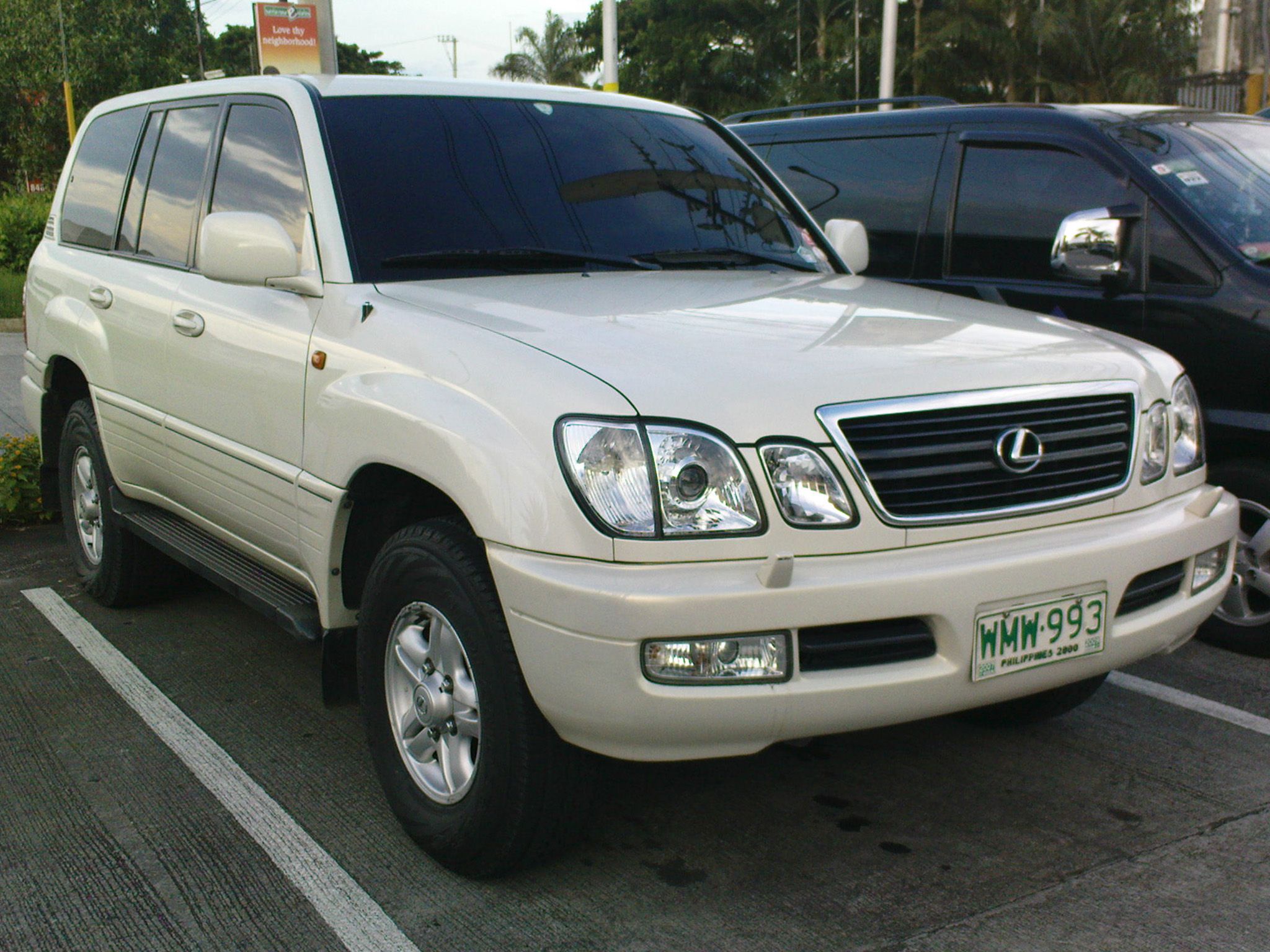 2048x1536 Lexus LX470(Front)