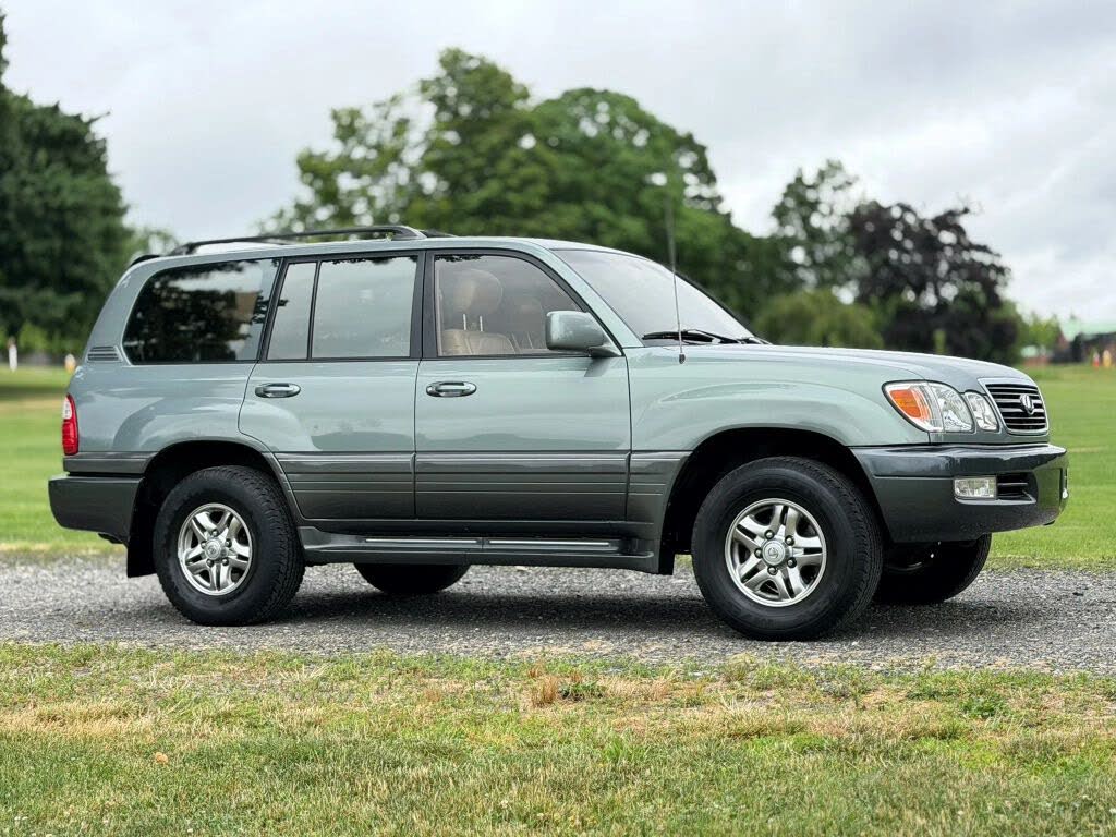 1024x768 Used Lexus LX 470 4WD near Massachusetts