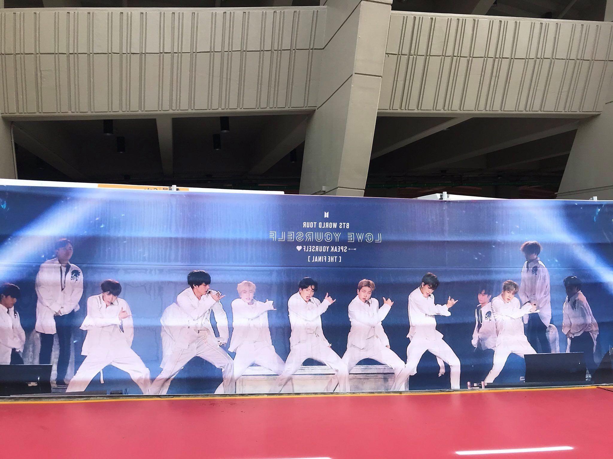 2048x1536 BTS made fans warm when preparing blankets