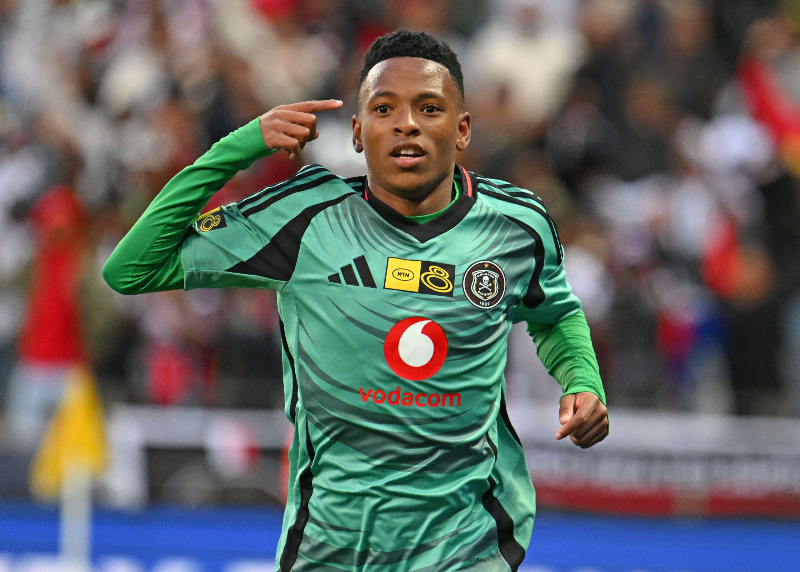 2560x1830 PSV Table R100 Million Offer For Mofokeng