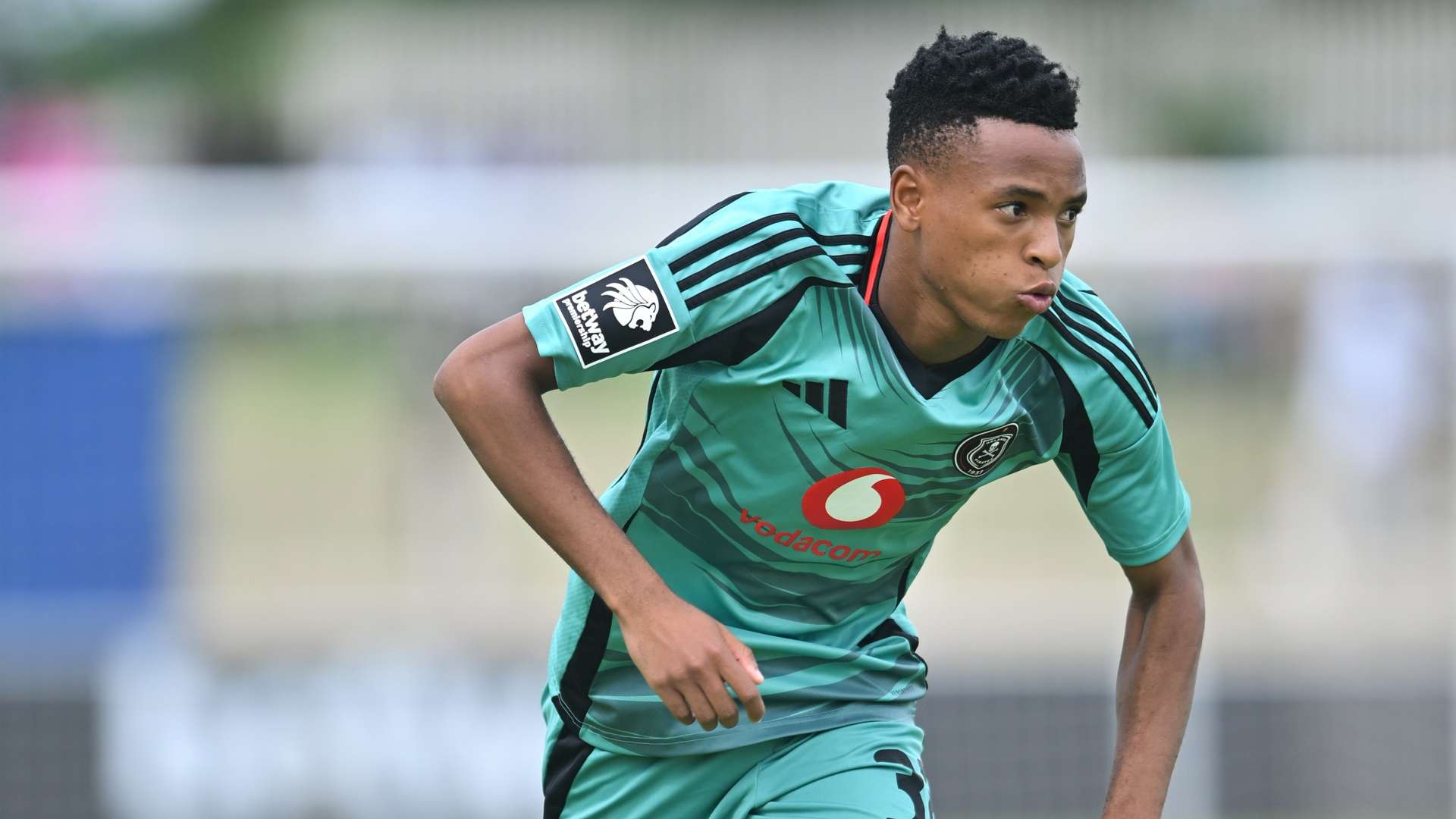 1920x1080 Relebohile Mofokeng is the best player in Africa currently, a magician and one of a kind! Orlando Pirates were playing nonsense against 10 players, Evidence Makgopa is to blame and should be