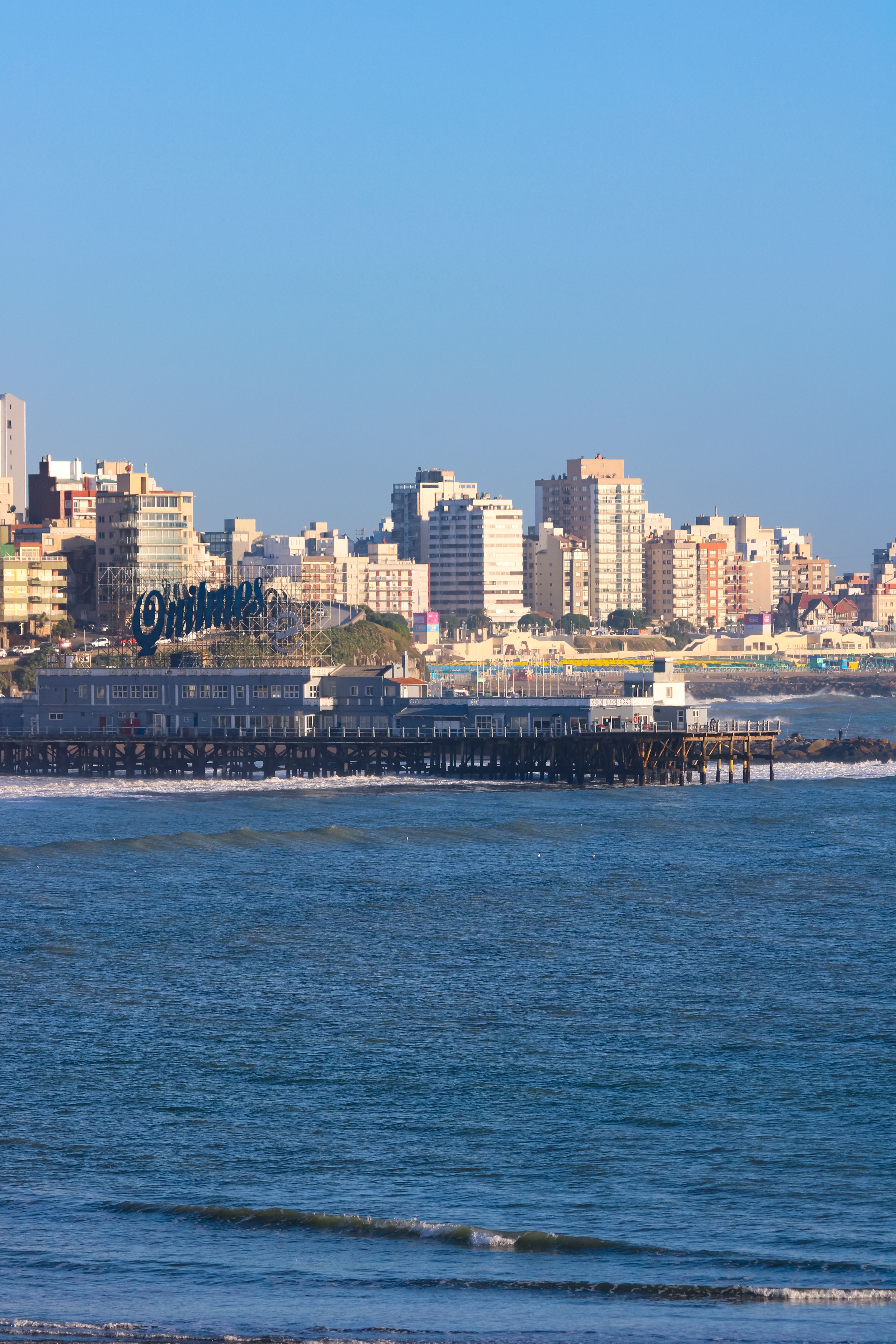 4000x6000 Iconic Mar del Plata Pier with Quilmes Sign · Free