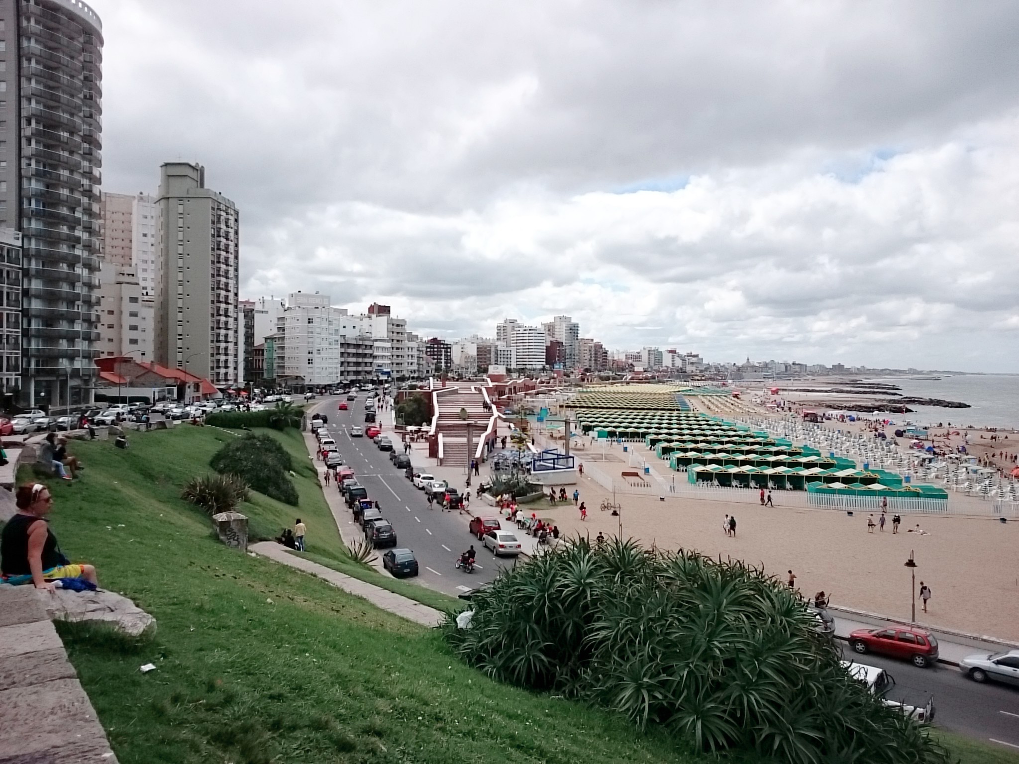 2048x1536 Mar del Plata playa