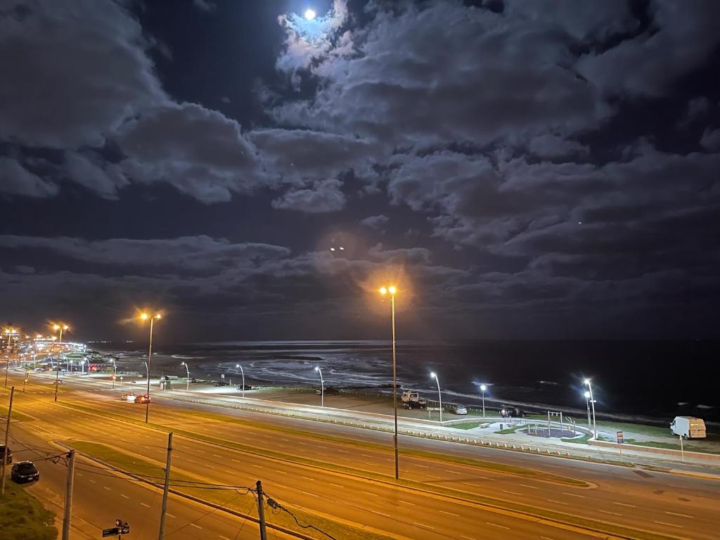 1024x768 FrenteMar, Mar Del Plata, Argentina, Room Rates & Promotions