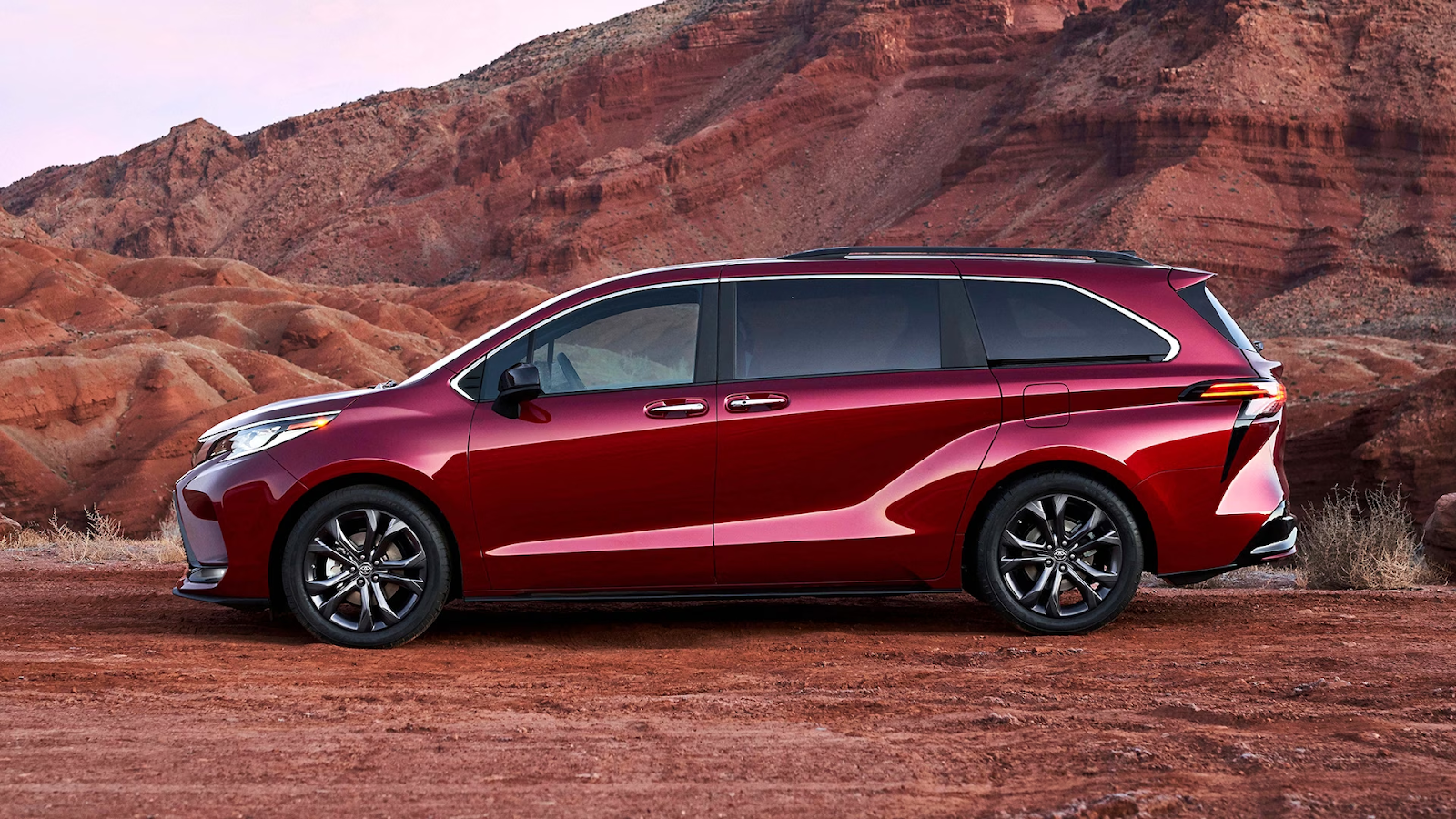 1600x900 Discover the Best Features of the Toyota Sienna