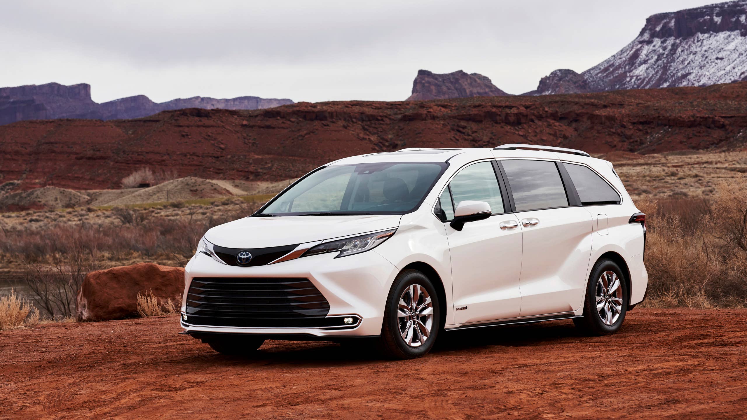 2560x1440 Toyota Sienna minivan: Inspired