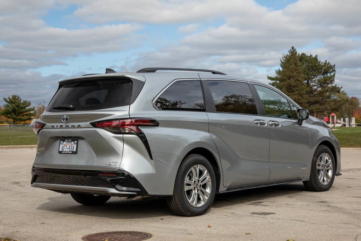 1200x800 Toyota Sienna: 4 Things We Like and 3 Things We Don't