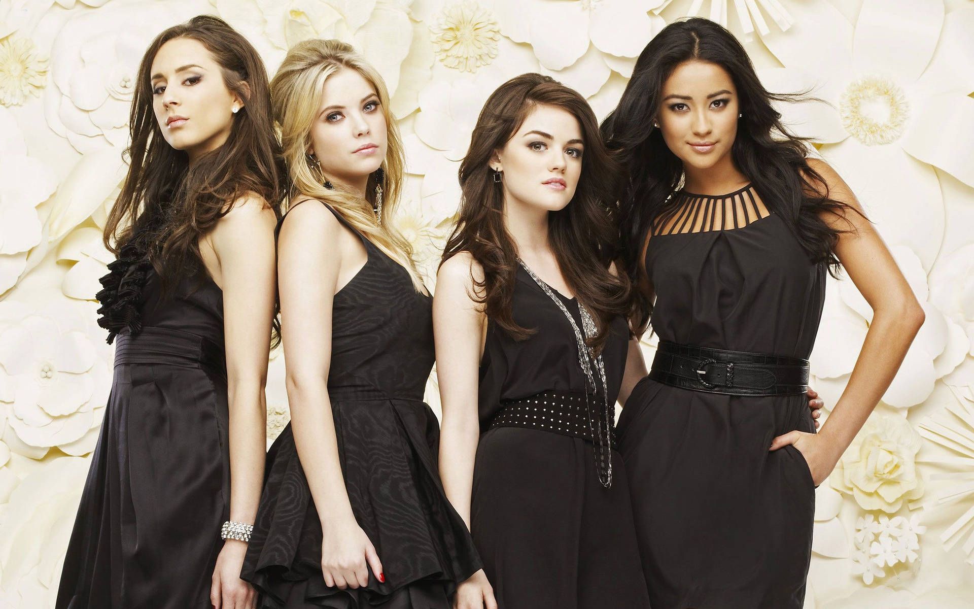 1920x1200 Download free Pretty Little Liars Aria Montgomery And Girls Wallpaper