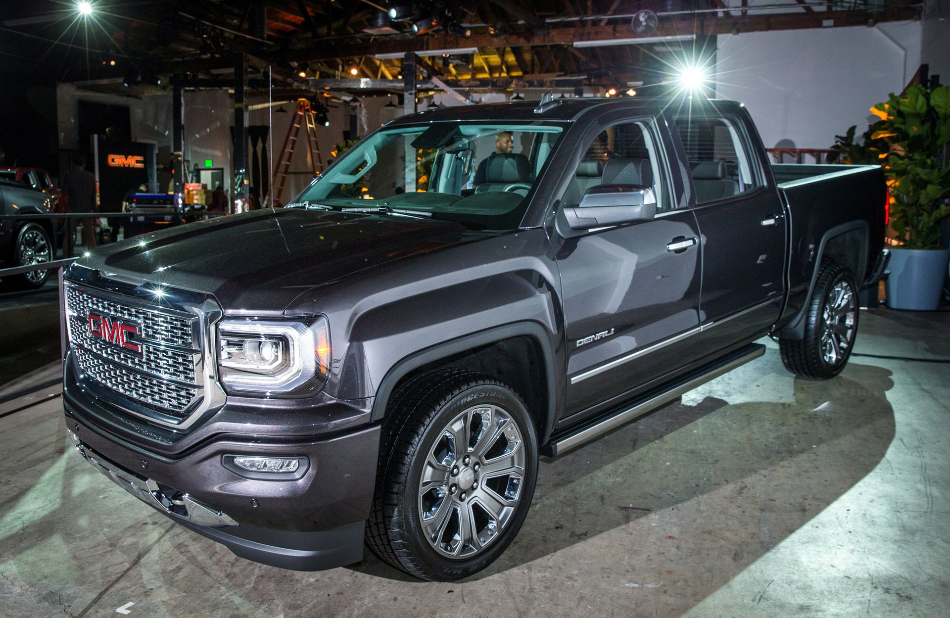 1920x1249 GMC Sierra Denali Gets Upmarket Ultimate Trim