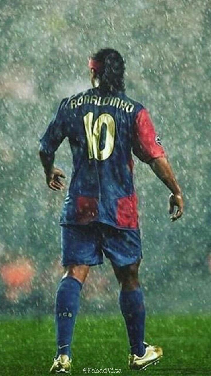 736x1308 Ronaldinho Wallpaper. Messi and ronaldinho wallpaper, Messi on ronaldinho back