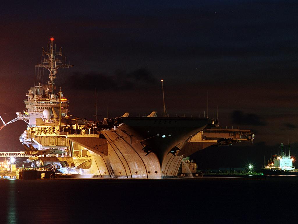 1024x768 USS Kitty Hawk at night Wallpaper and Background (1024 x 768)