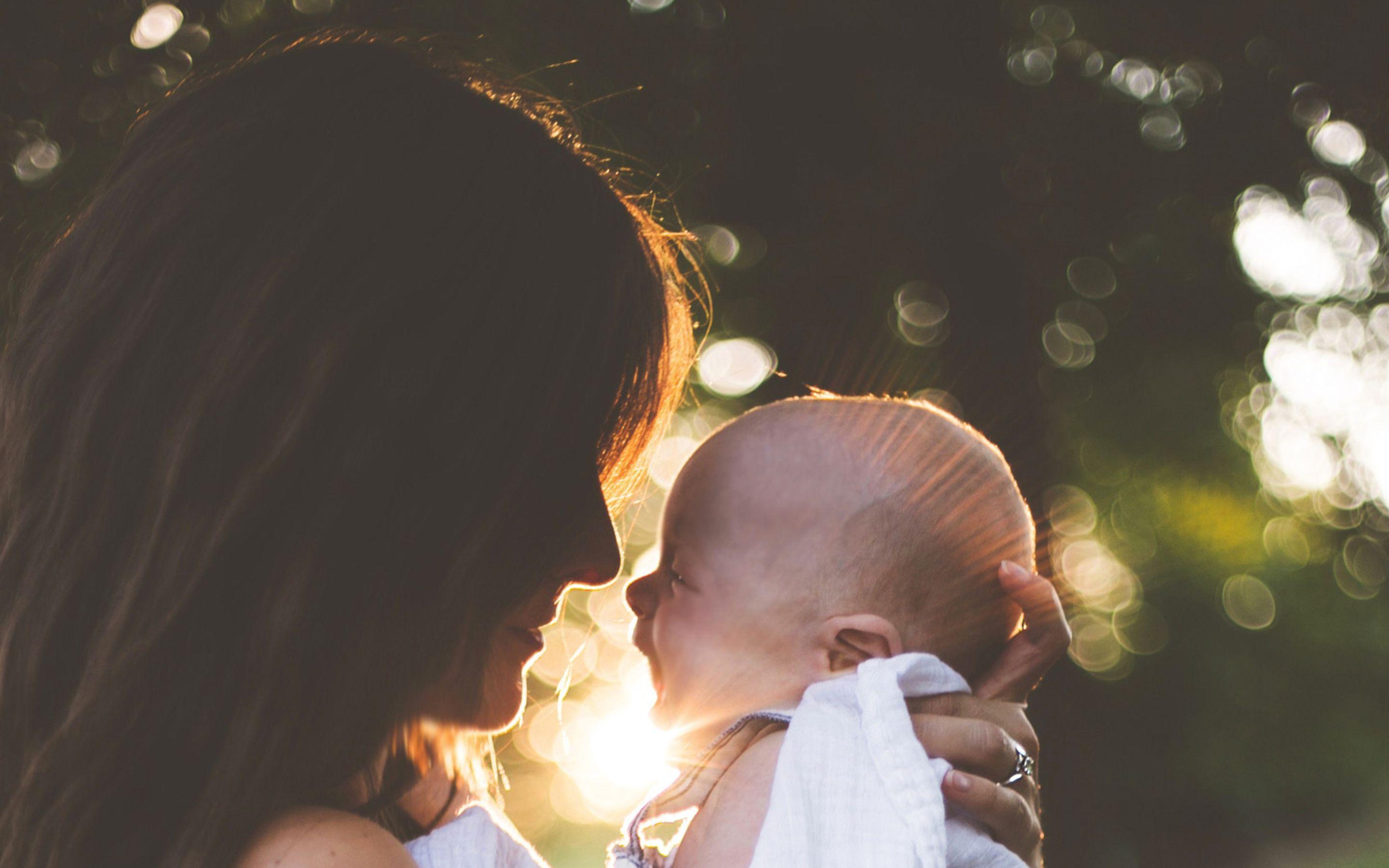 2880x1800 Mother And Child Cute Macbook Pro Retina HD 4k