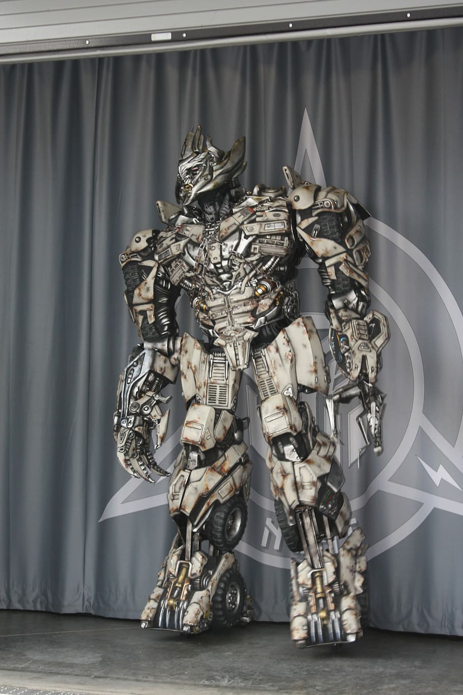 910x1365 HD wallpaper: Transformers Megatron figure, Disney, Park, Park, Model, exposure