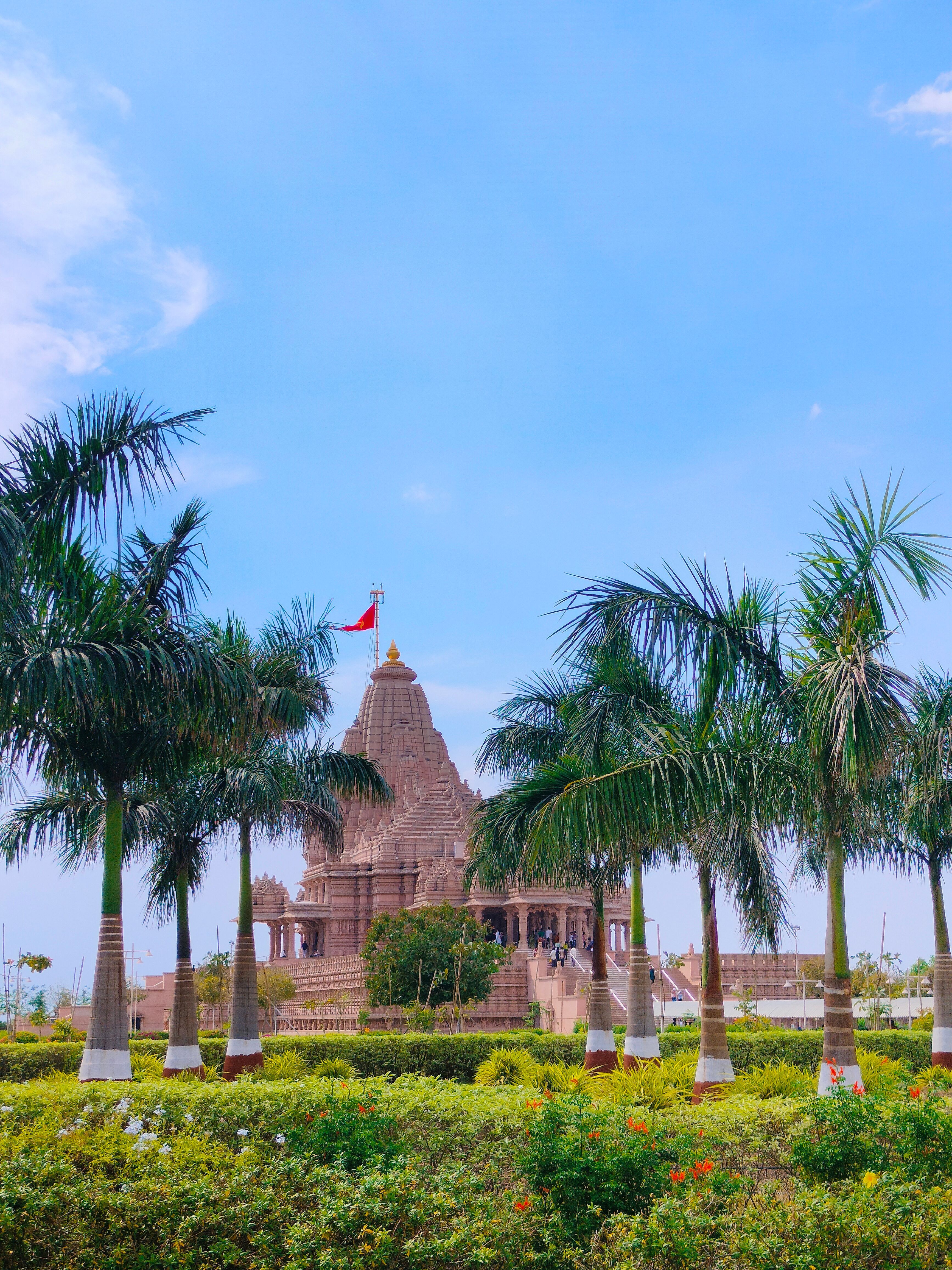 3468x4624 Garden and Shree Khodaldham Mandir behind · Free