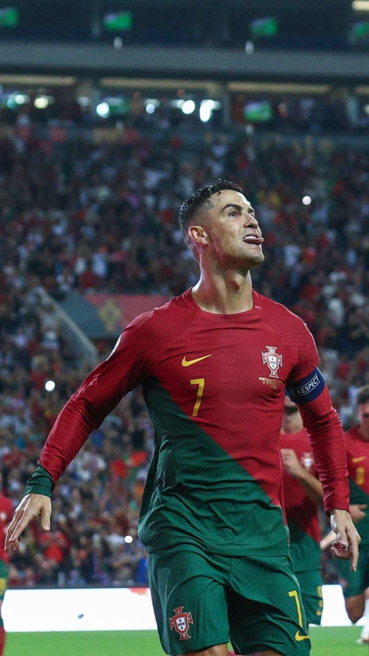 736x1308 Cristiano Ronaldo wallpaper