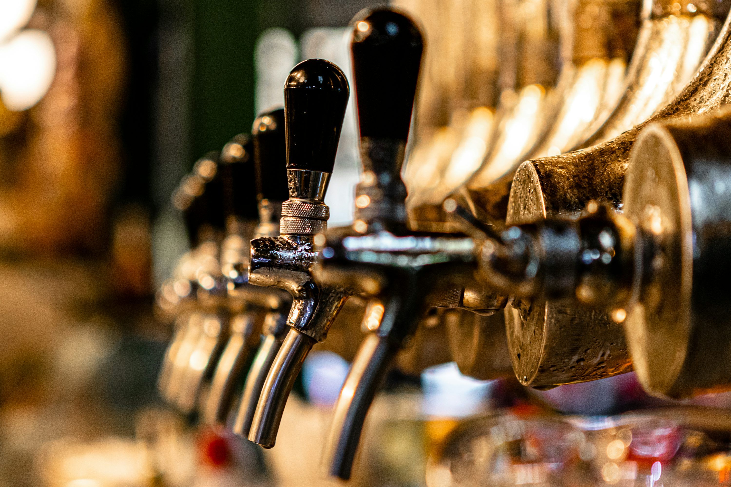 3000x2000 Beer Tap Picture. Download Free Image