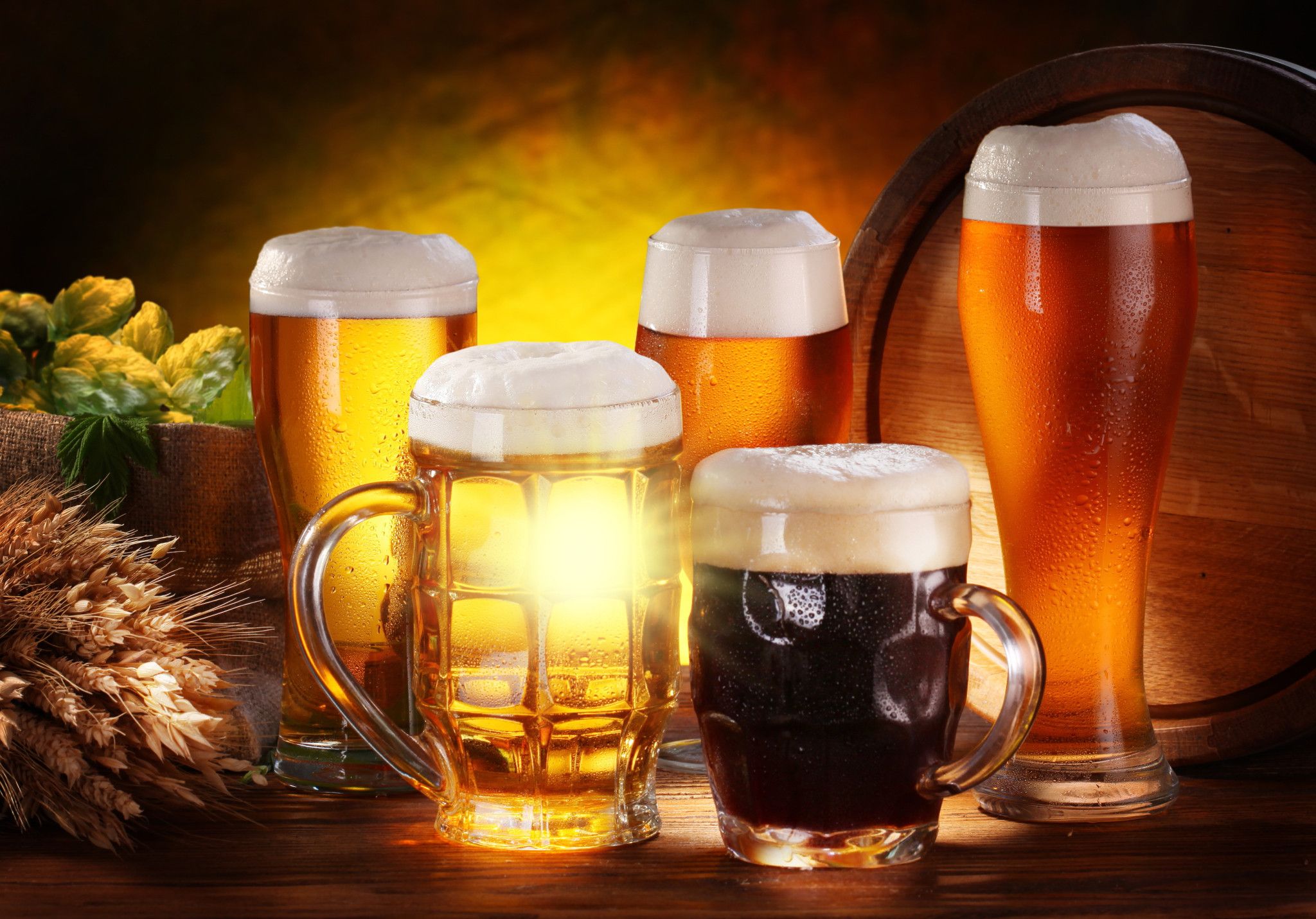 2048x1431 Still Life with a keg of beer