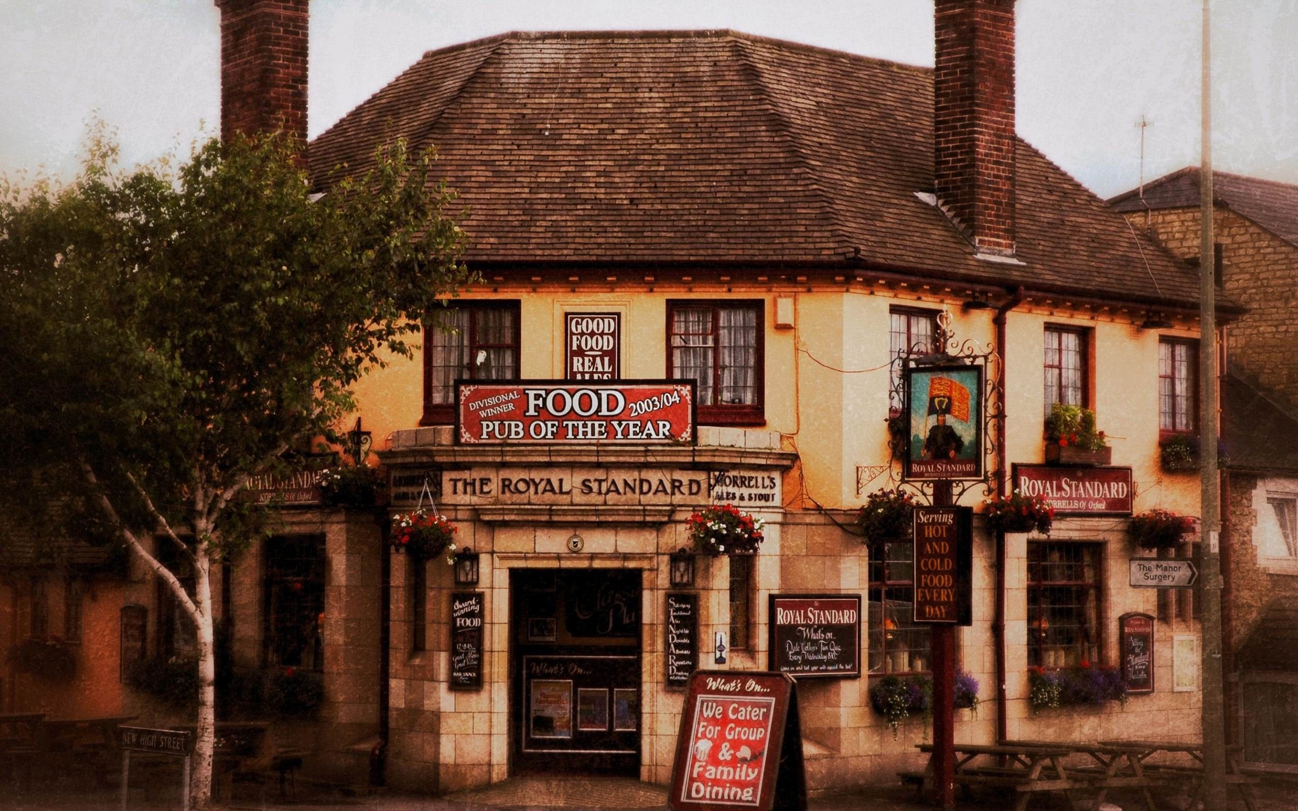 2560x1600 Old English Pub Photo HD Wallpaper