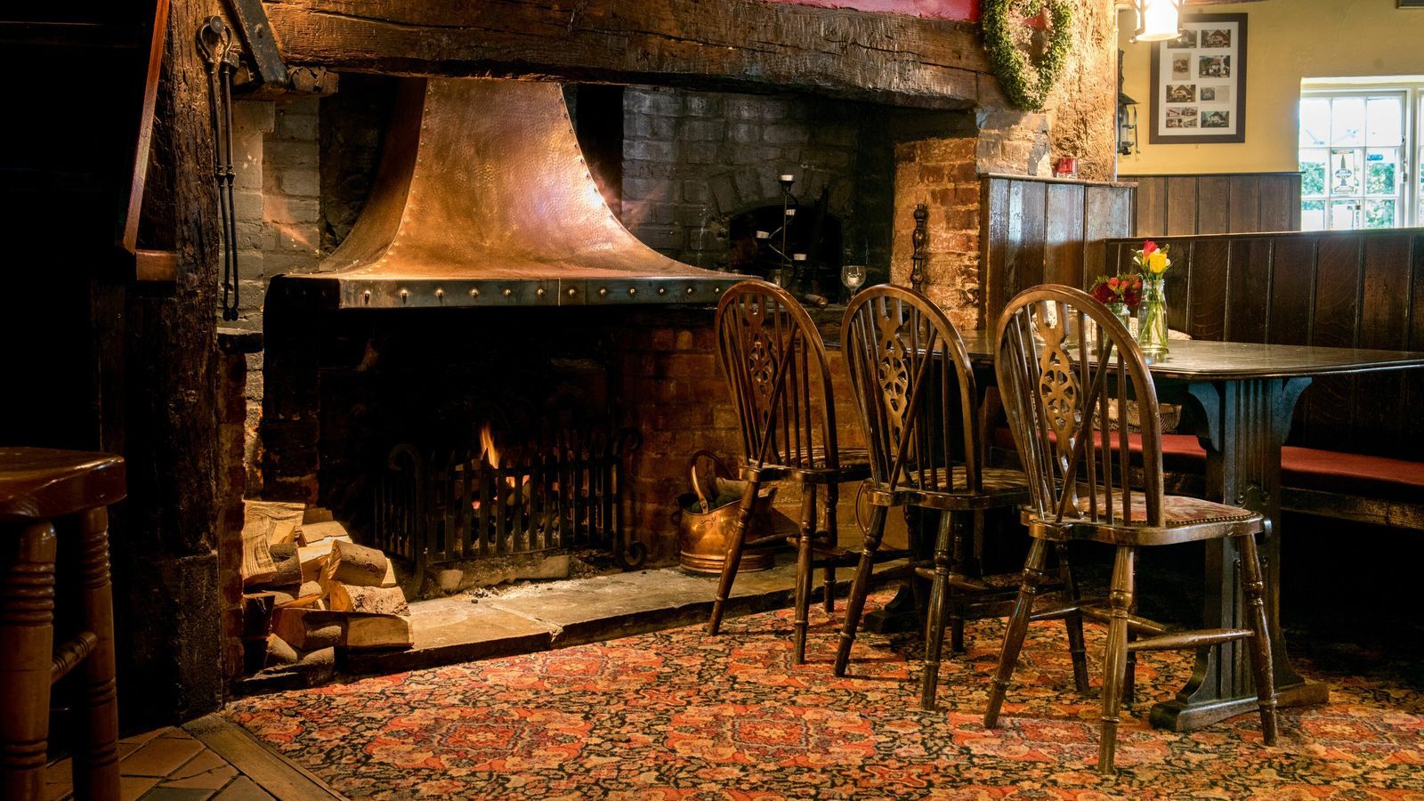 1600x900 of the Best Historic Pubs in London