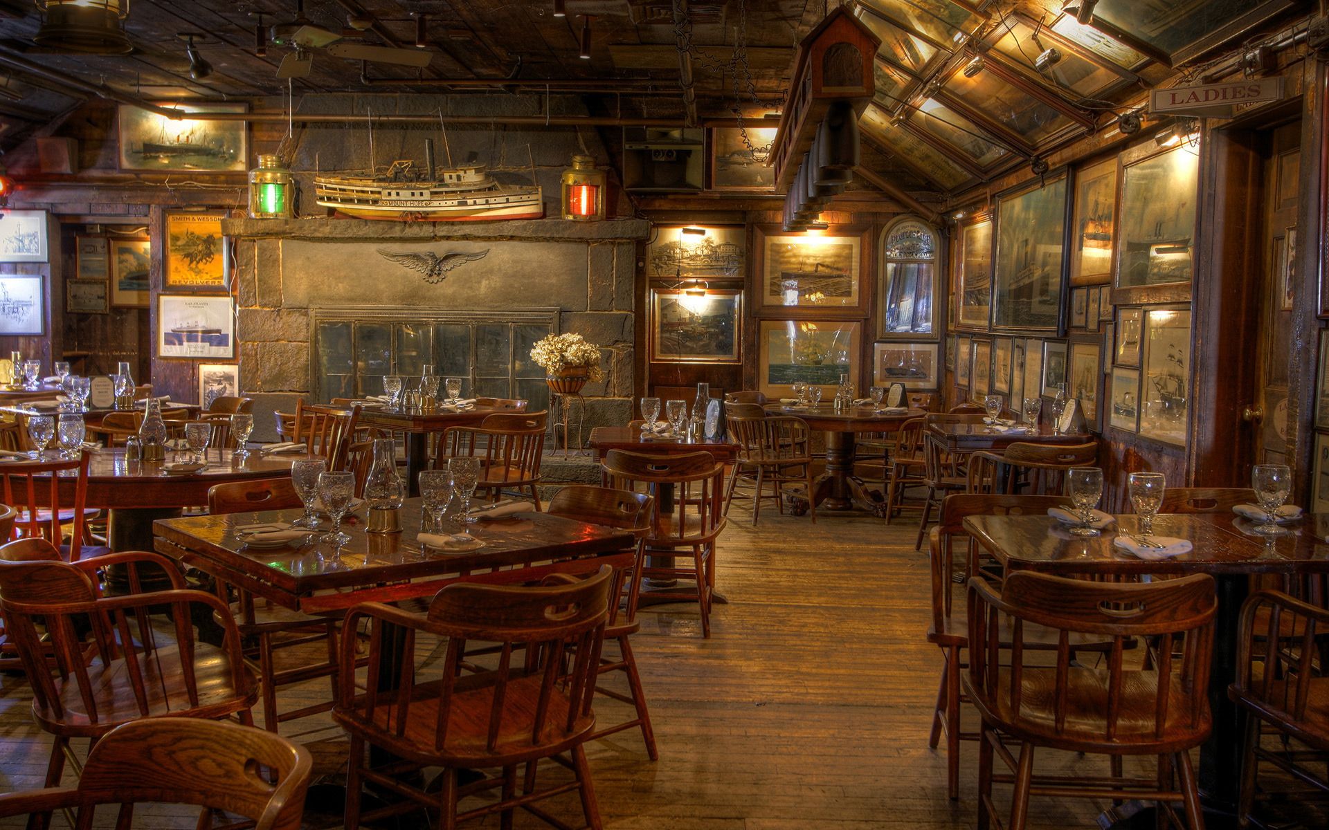1920x1200 English Pub Wallpaper