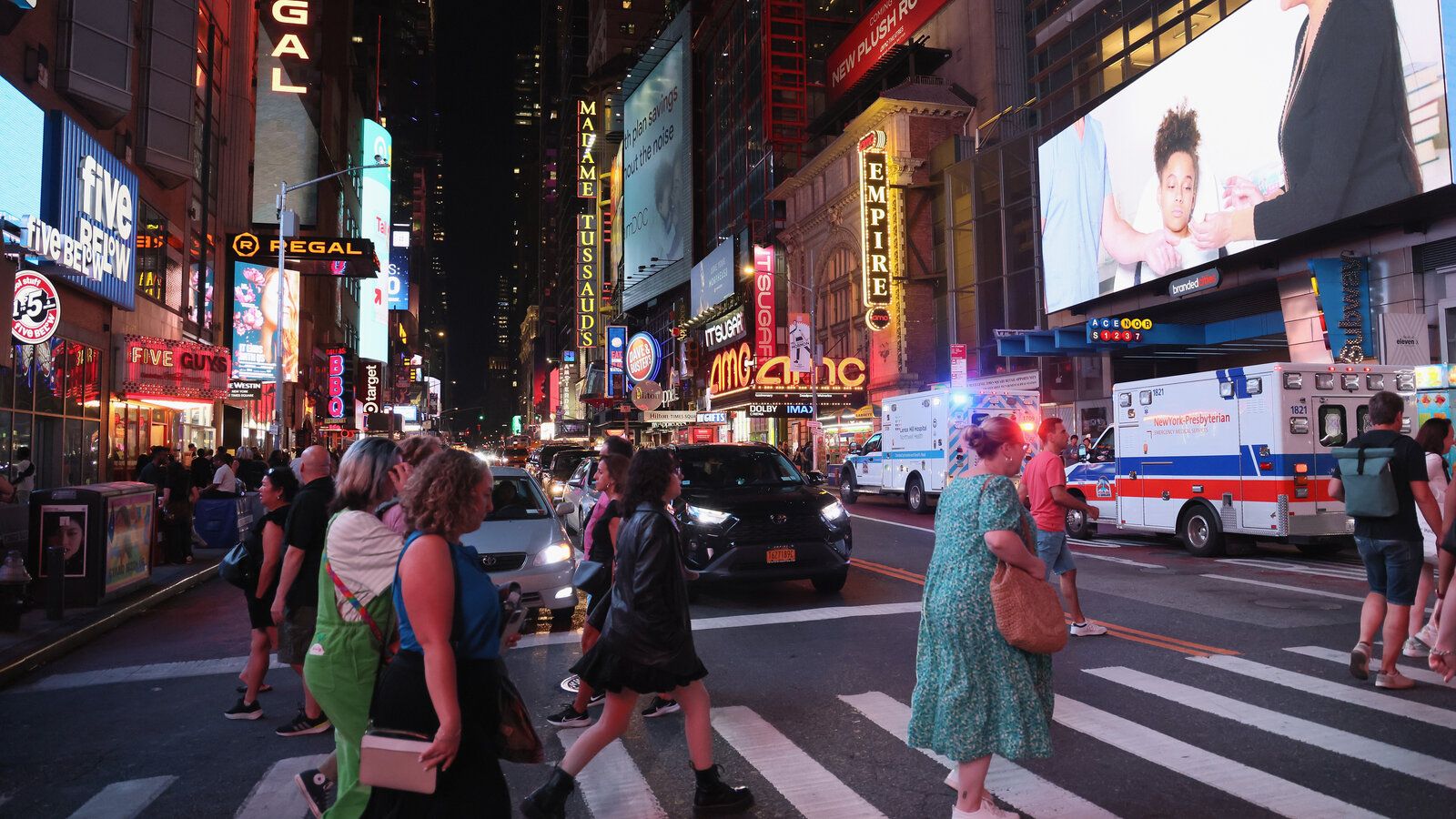 1600x900 New York City Hotel Rates Soar to Record Heights as Holiday Travel Nears