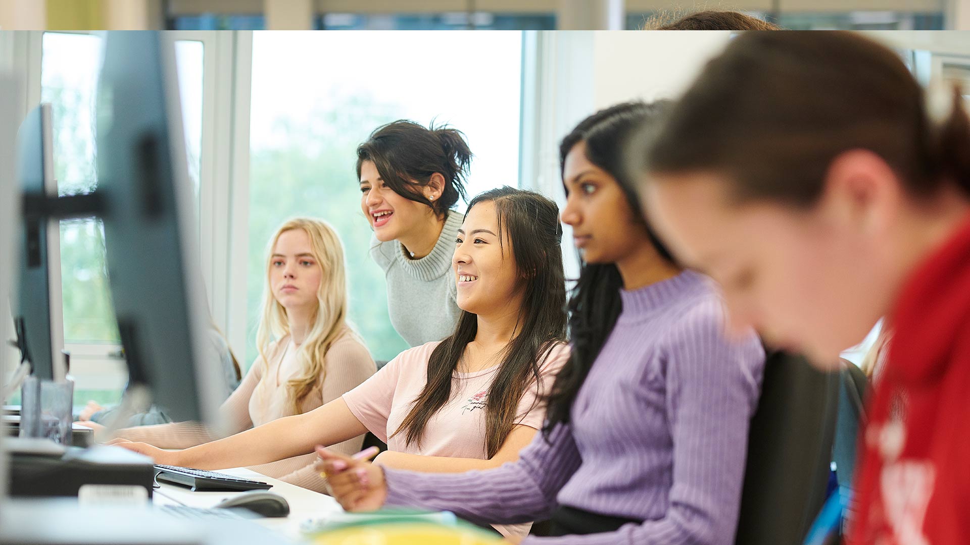 1920x1080 Women in Computer Science. Levelling Up Women in Tech