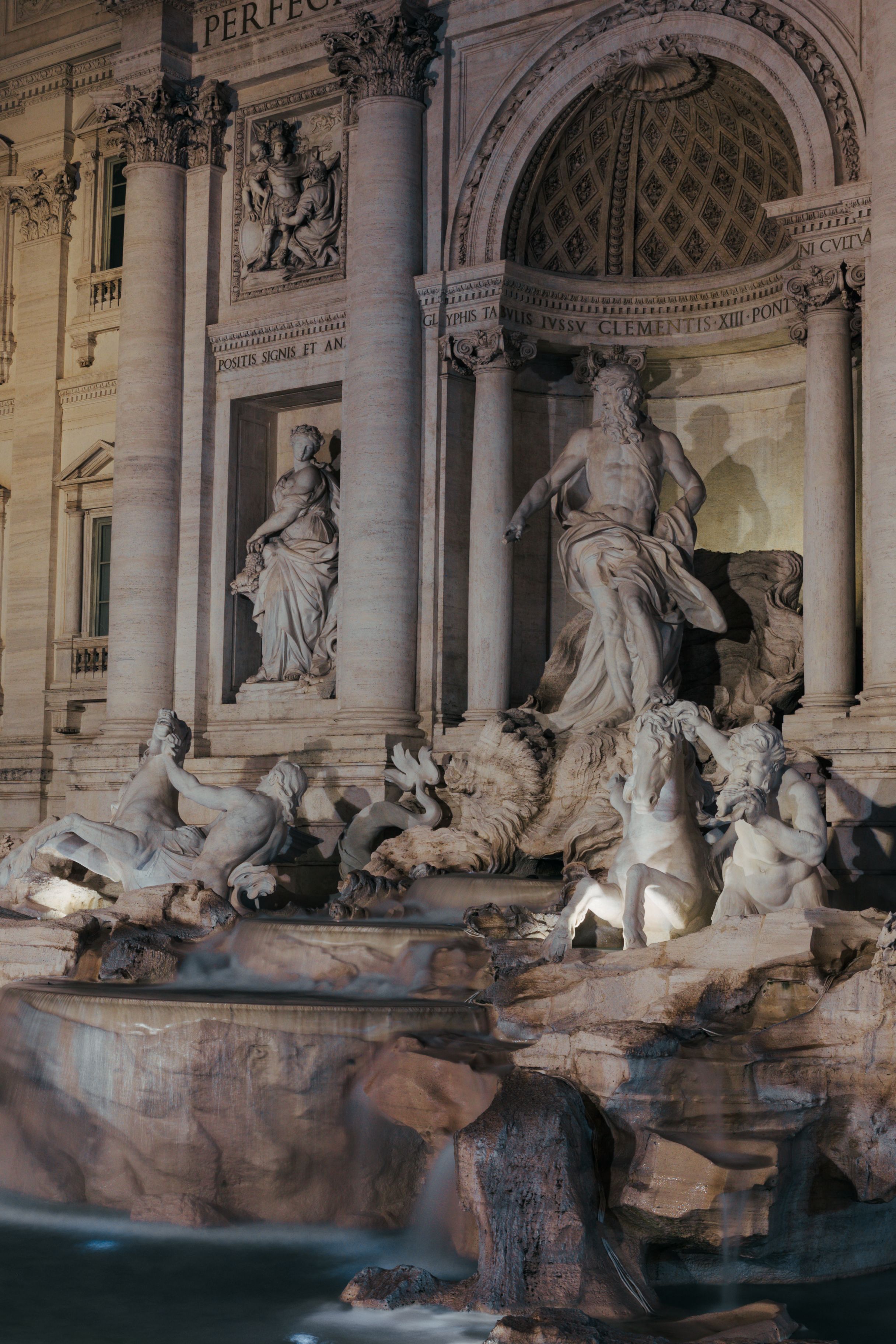 2432x3648 Central sculpture of Trevi Fountain in Rome · Free